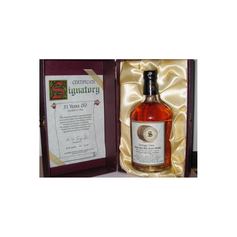 Laphroaig Vintage Collection - Dumpy 1966 31 Years Single Malt Whisky 3