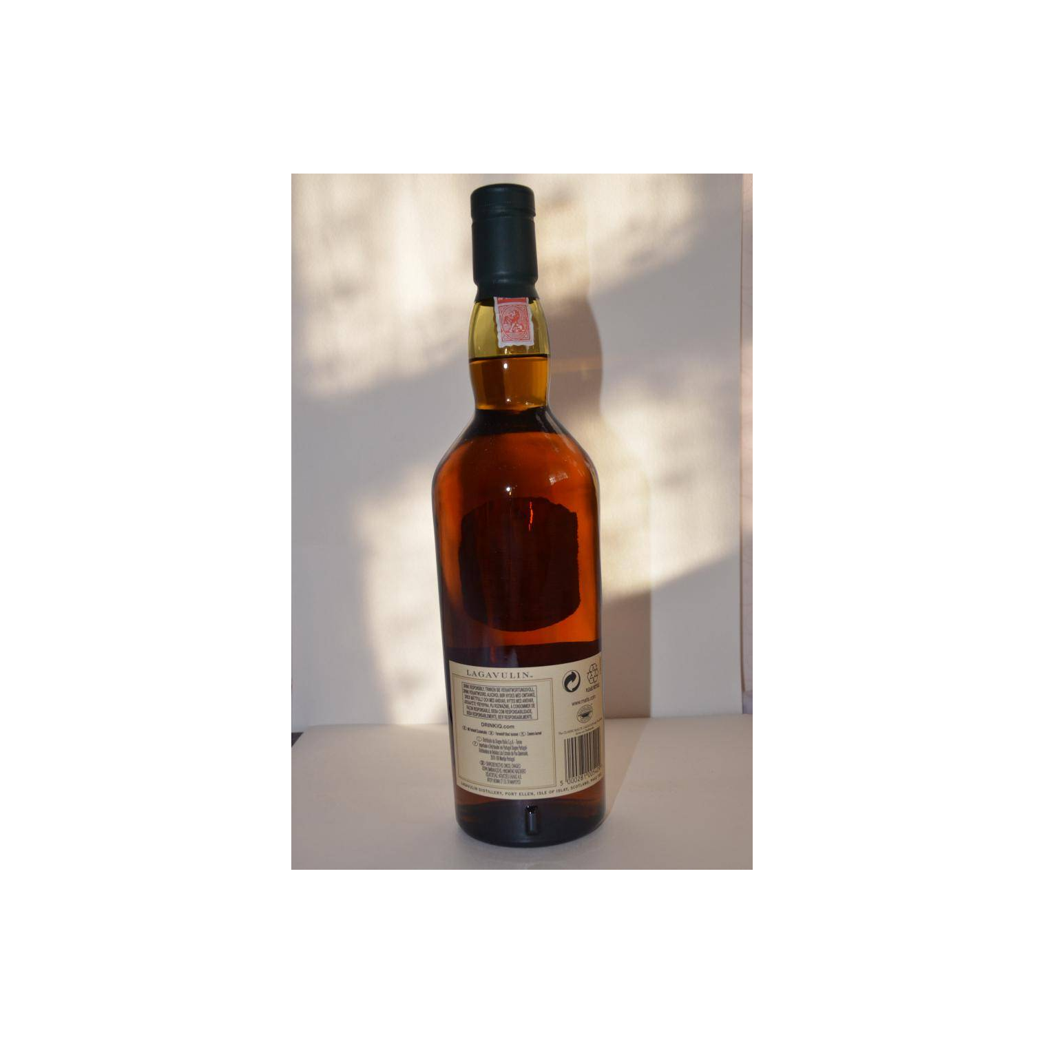 Lagavulin 16 Years Single Malt Whisky 2