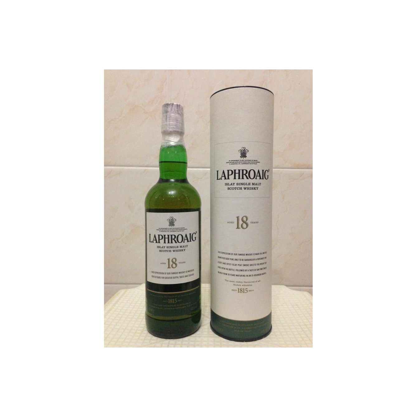 Laphroaig 18 Years Single Malt Whisky 3