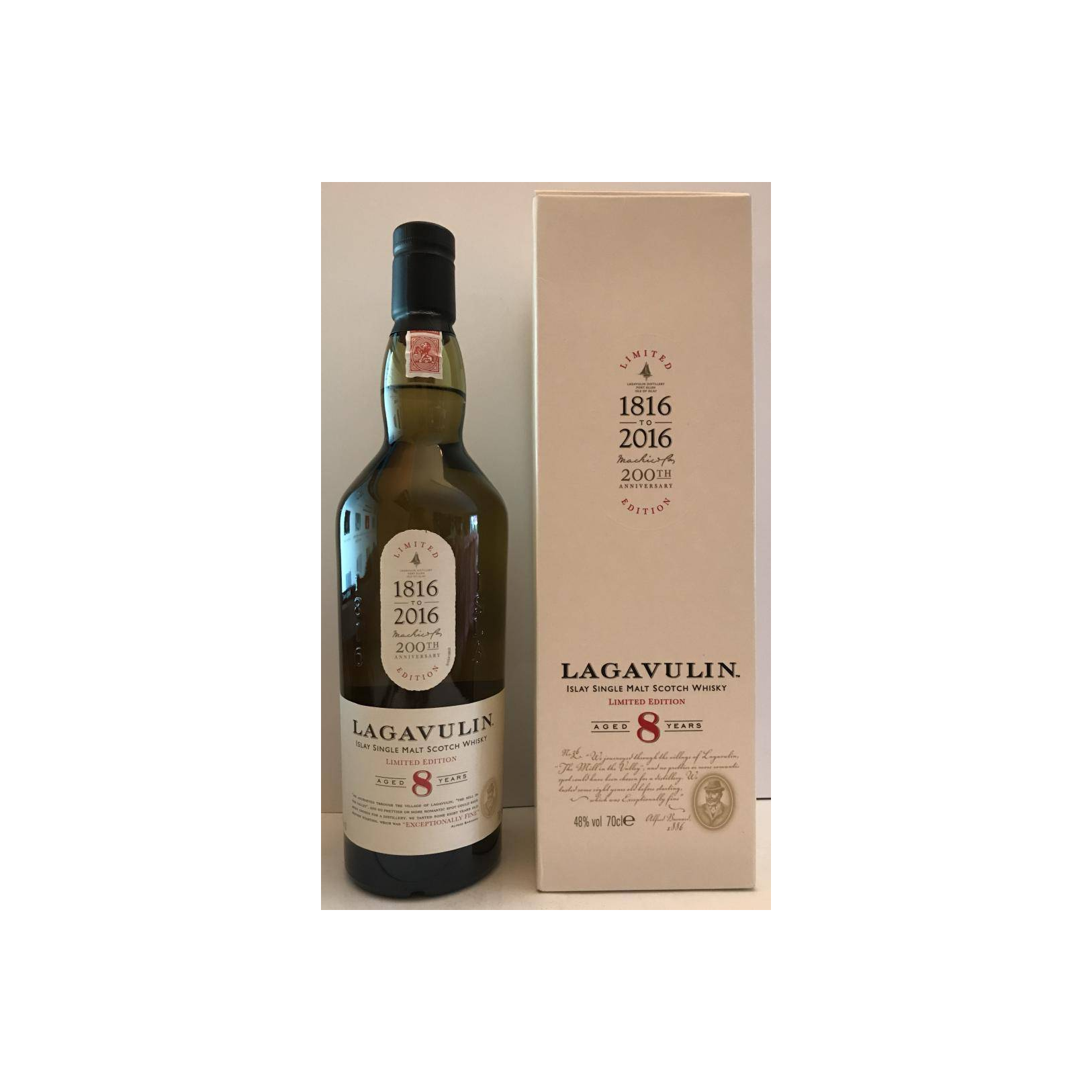 Lagavulin 8 Years Single Malt Whisky 2