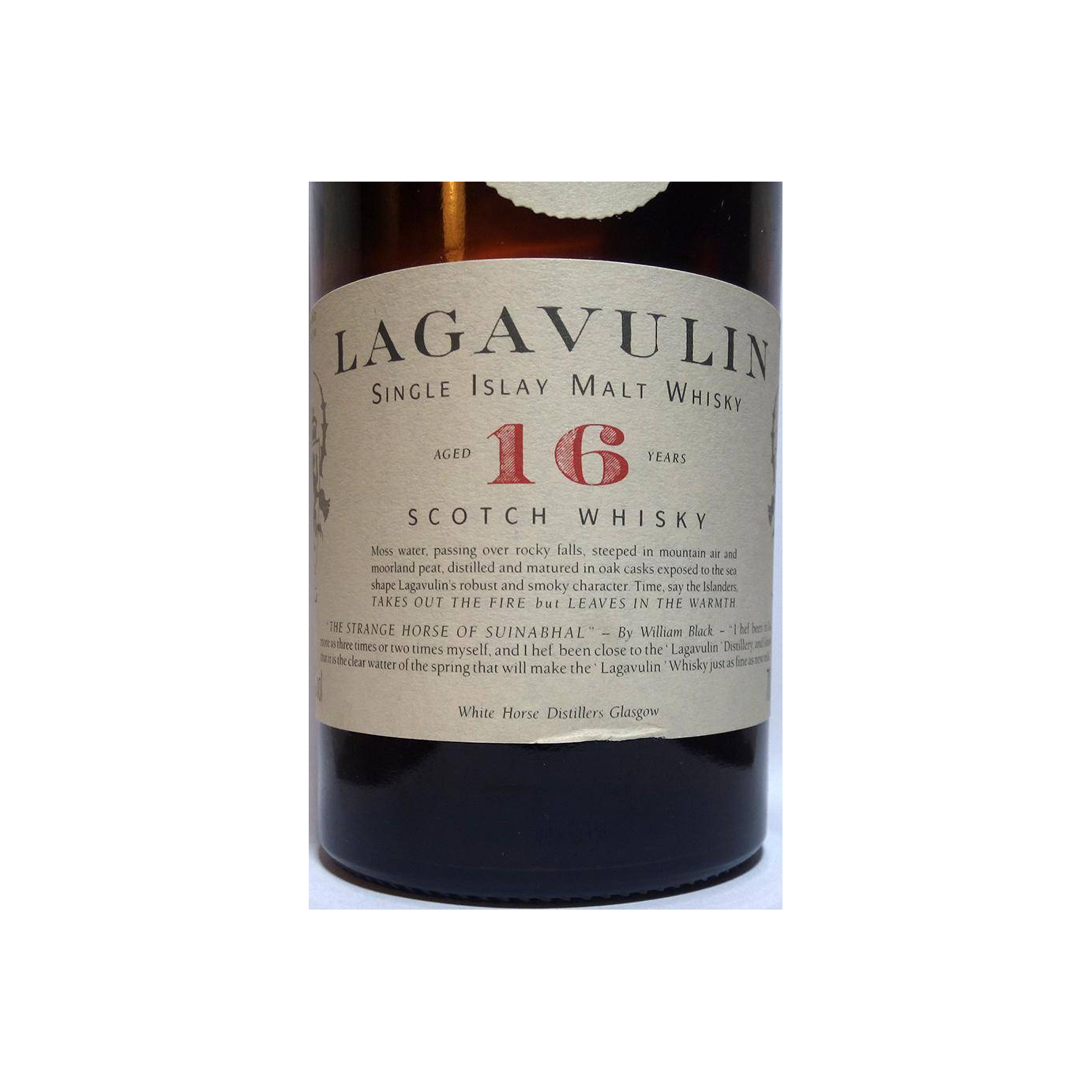Lagavulin 16 Years Single Malt Whisky 3