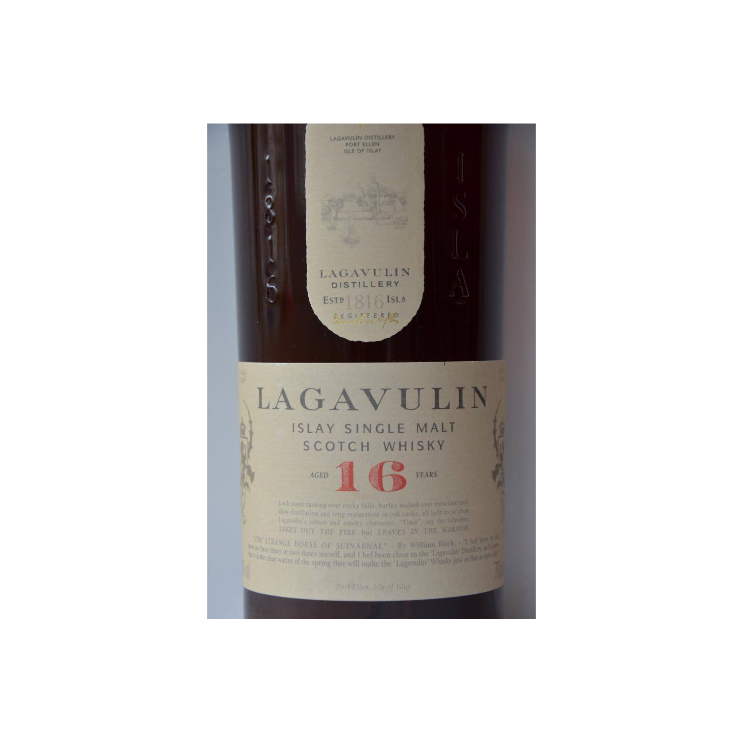 Lagavulin 16 Years Single Malt Whisky 2