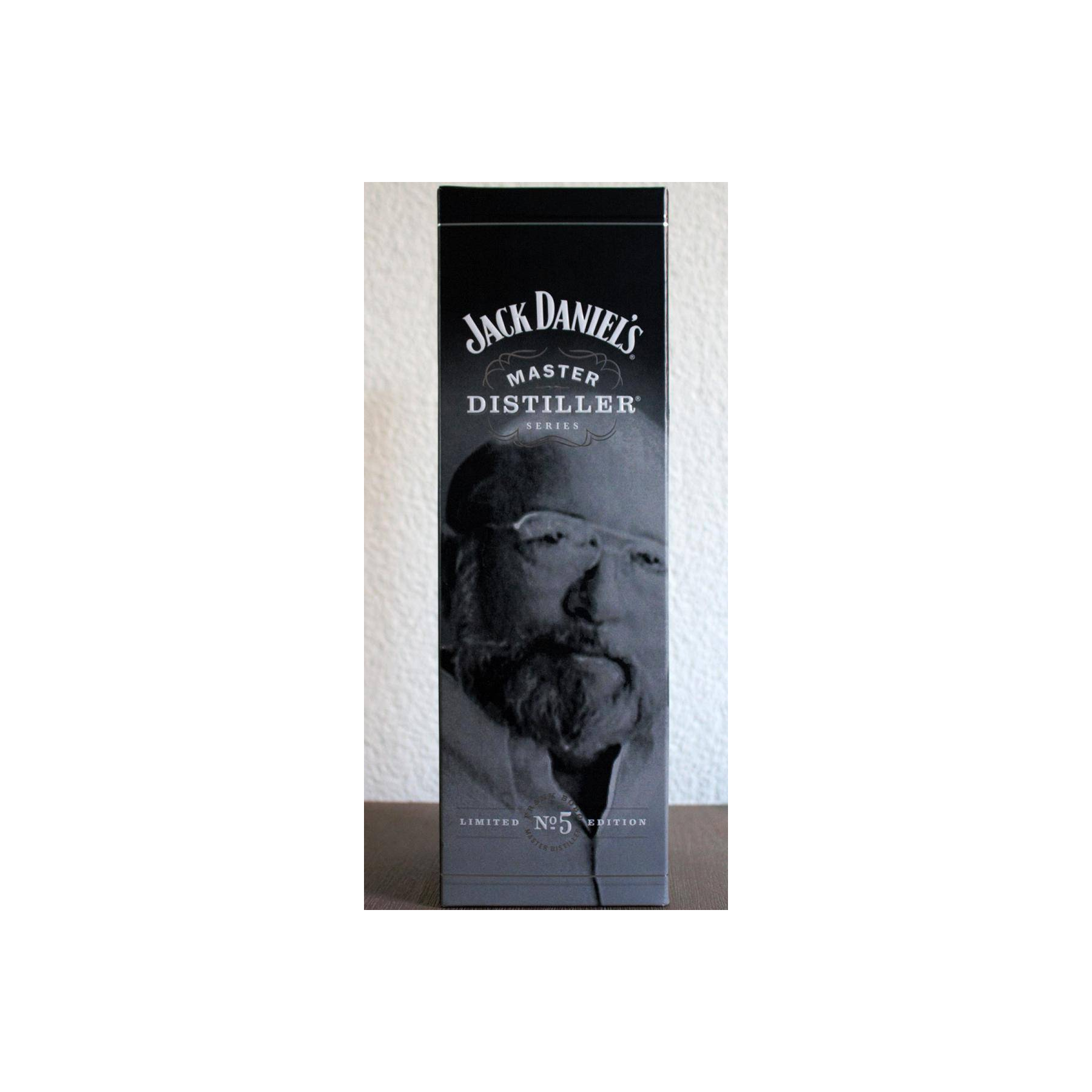 Jack Daniel's Tennessee Whisky  3