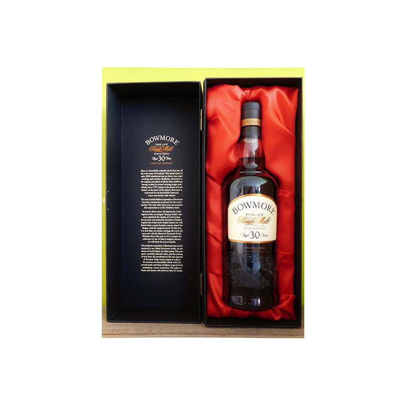 Bowmore 30 Years Single Malt Whisky 3