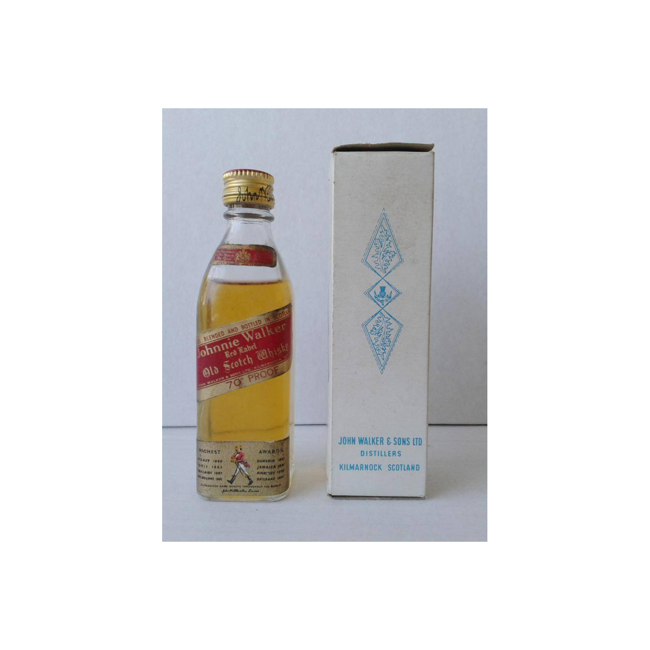 Johnnie Walker Blended Whisky 3