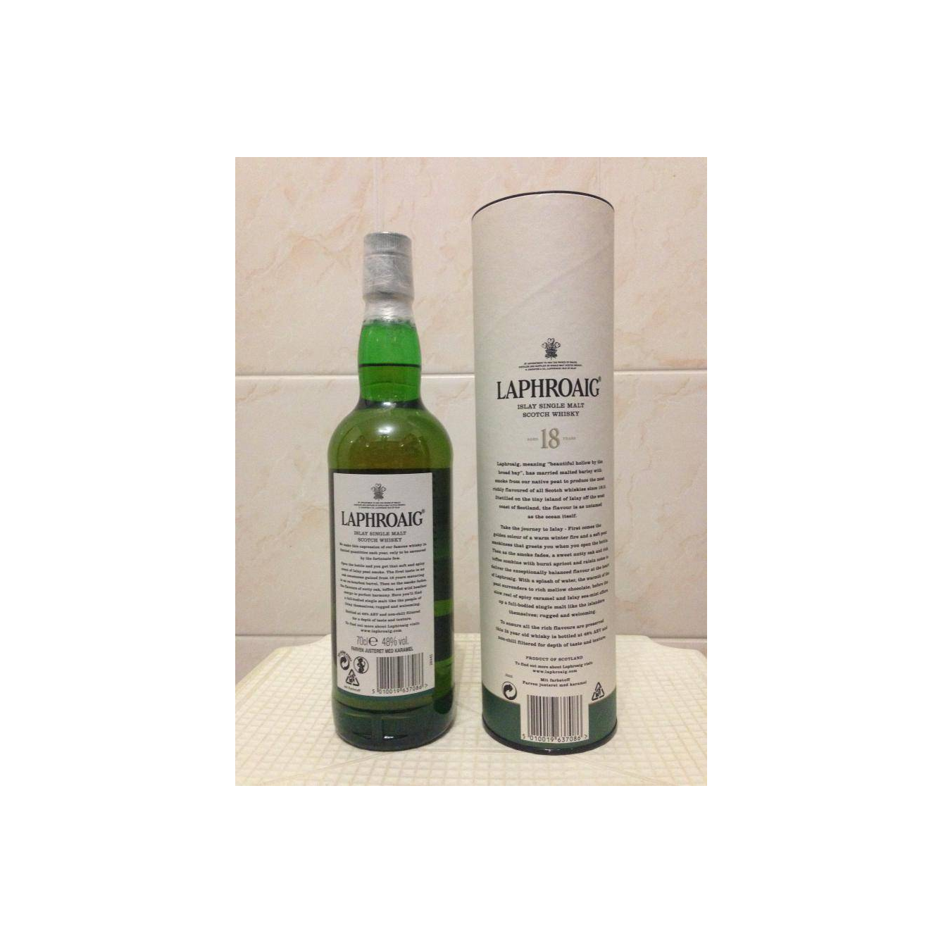 Laphroaig 18 Years Single Malt Whisky 3
