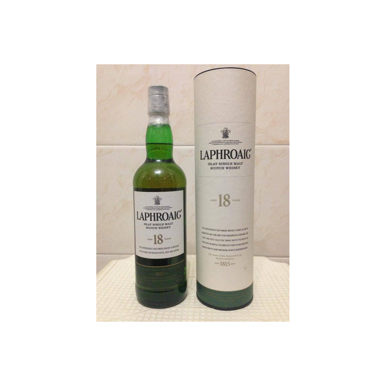 Laphroaig 18 Years Single Malt Whisky 2
