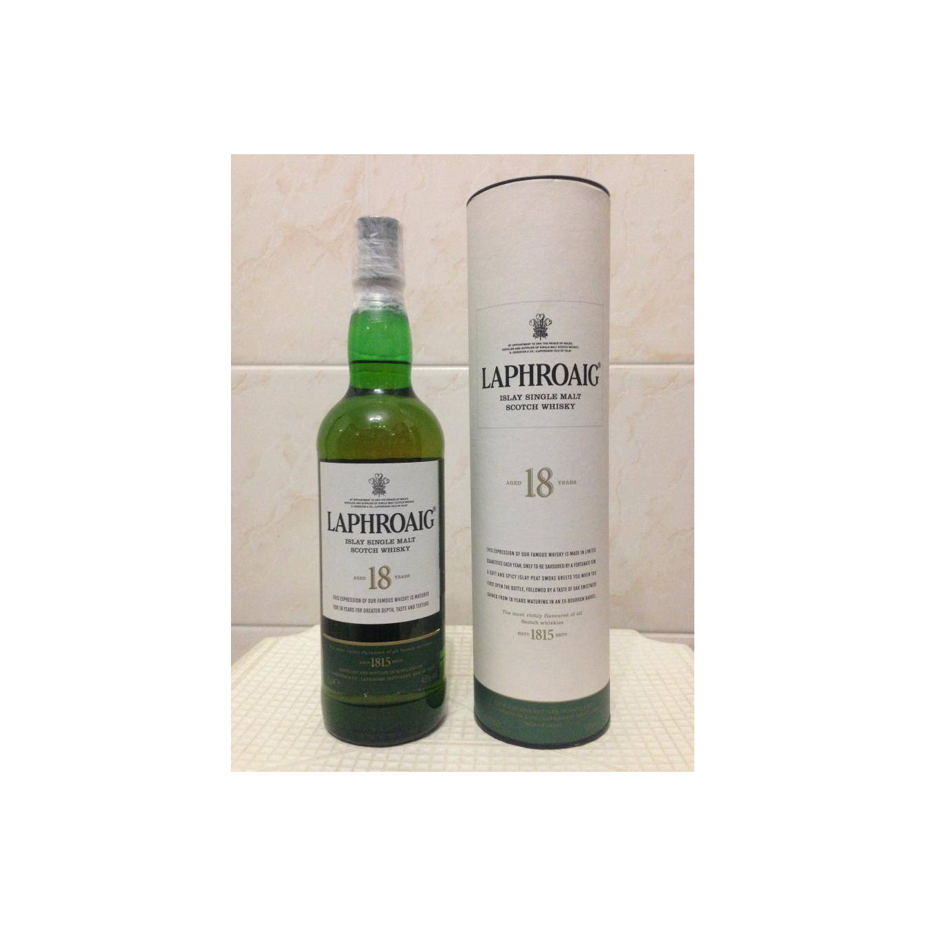 Laphroaig 18 Years Single Malt Whisky 2