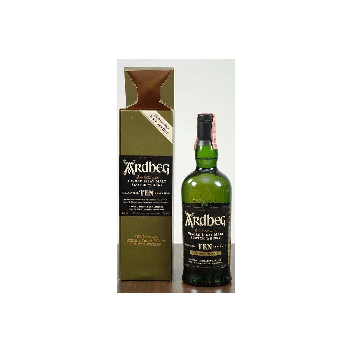 Ardbeg 10 Years Single Malt Whisky 2