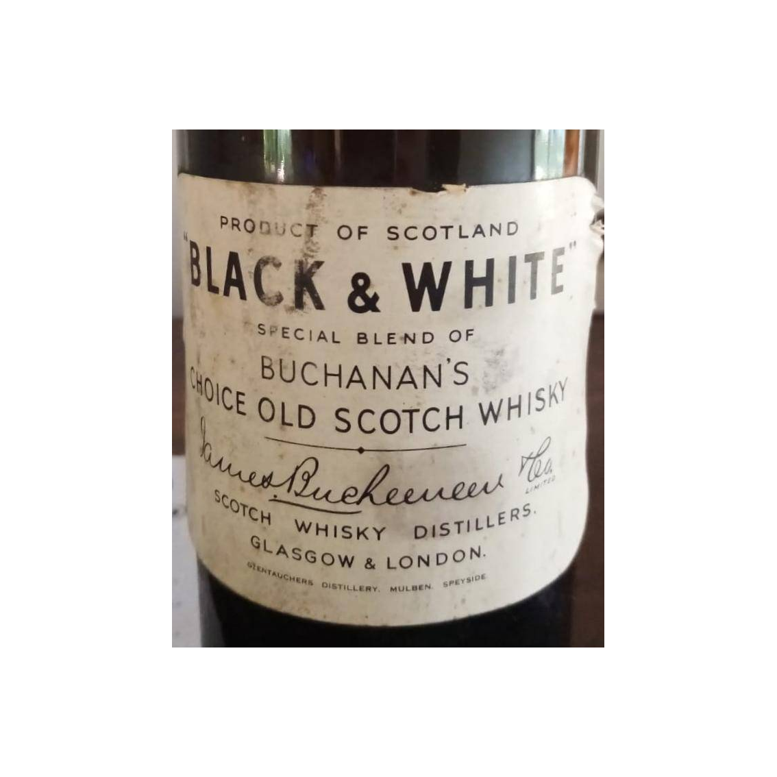 Black & White Blended Whisky 2