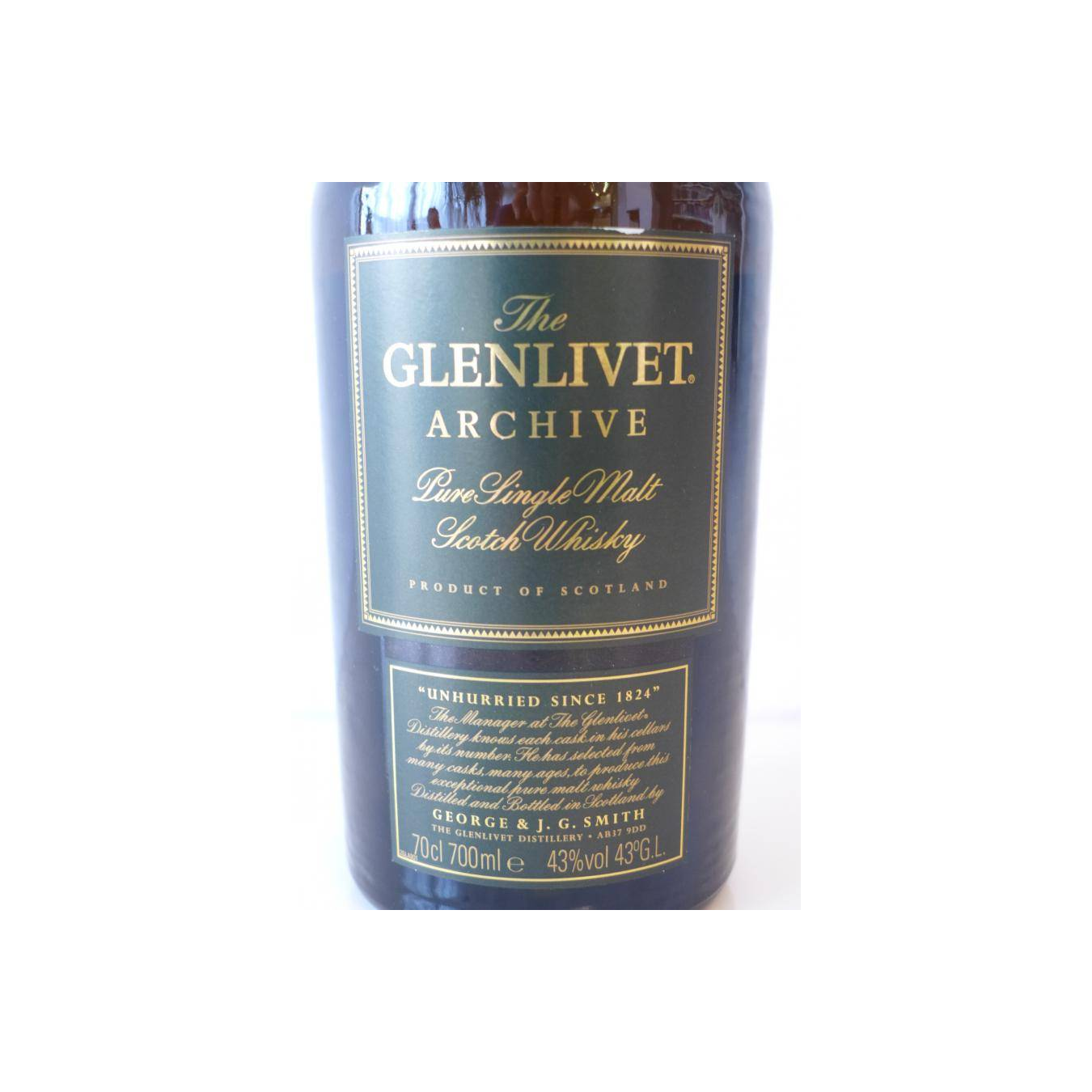 The Glenlivet 1990 Single Malt Whisky 3