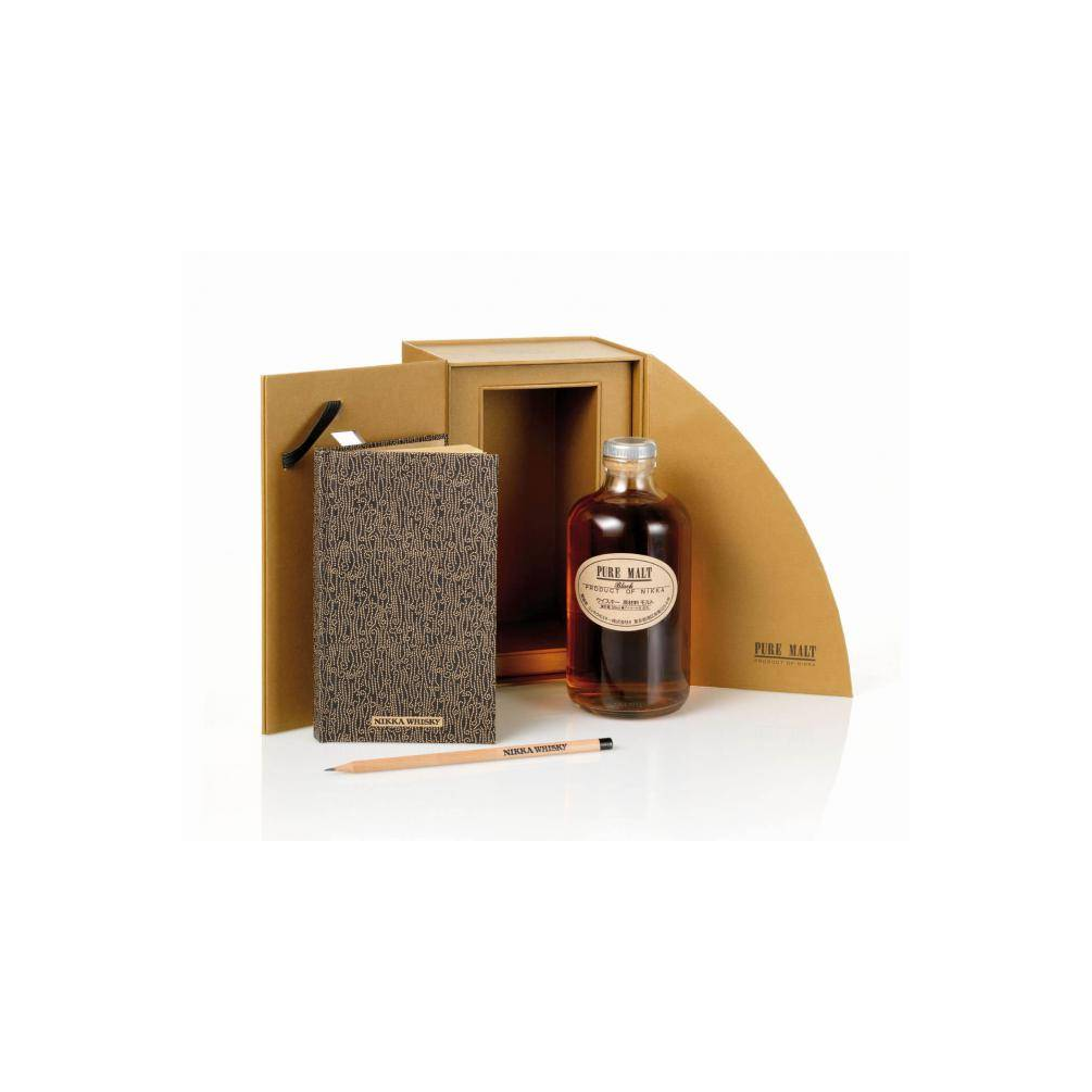 Nikka Pure Malt - Black - Gift Set with Journal 2