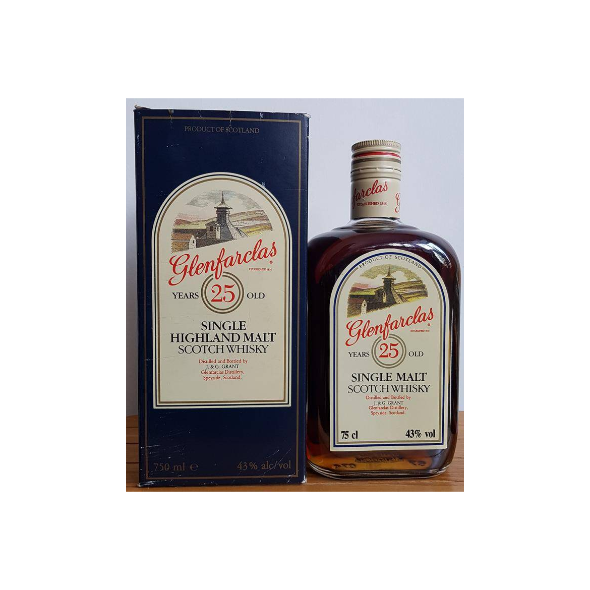 Glenfarclas 25 Years Single Malt Whisky 2