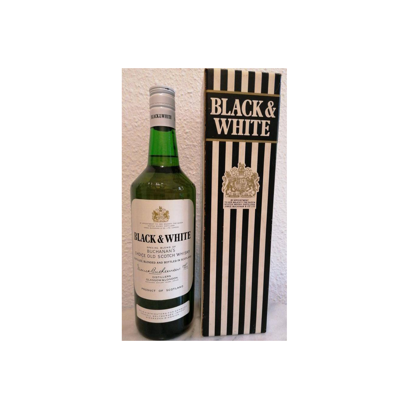 Black & White Blended Whisky 2