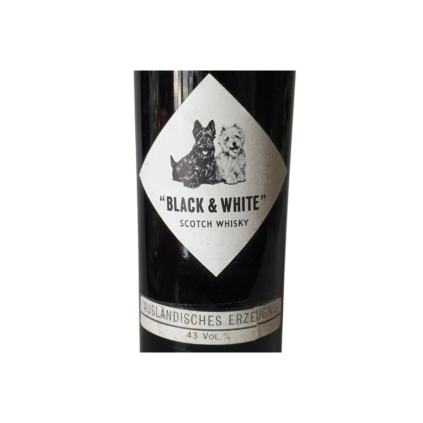 Black & White Blended Whisky 3