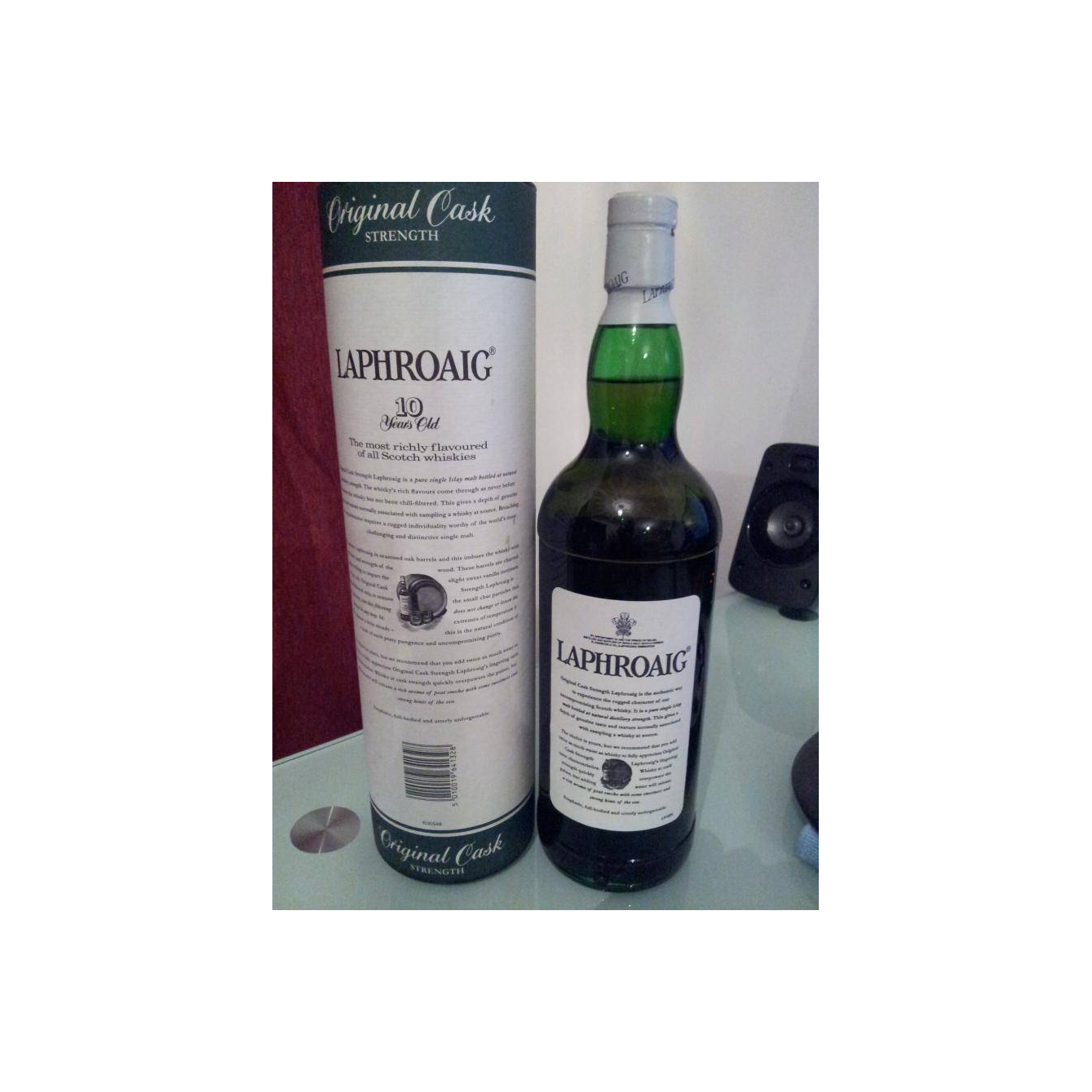 Laphroaig 10 Years Single Malt Whisky 3