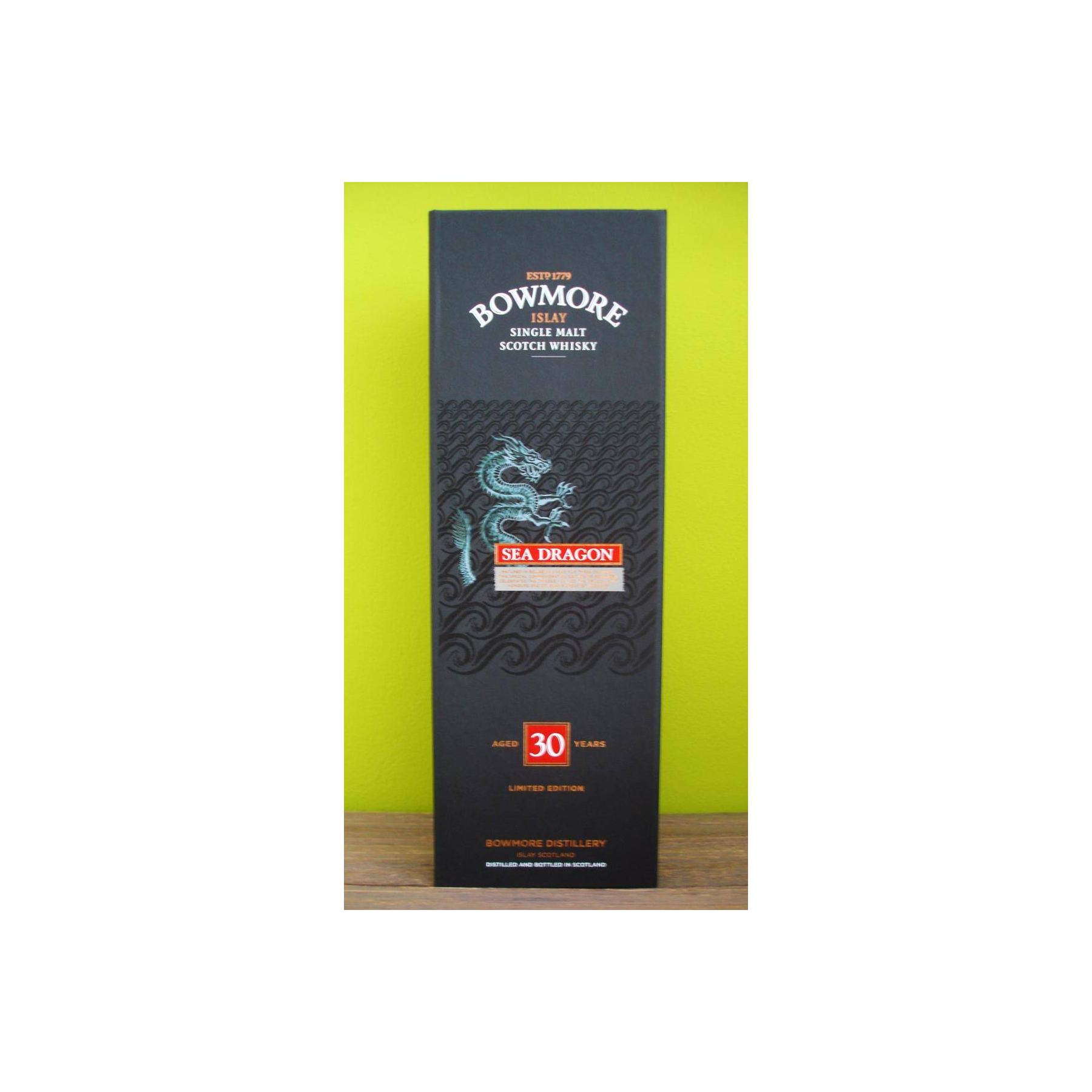 Bowmore 30 Years Single Malt Whisky 3