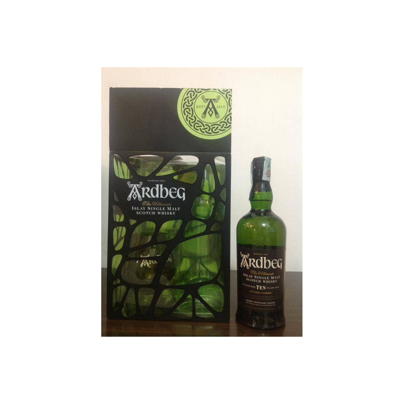Ardbeg 10 Years Single Malt Whisky 3