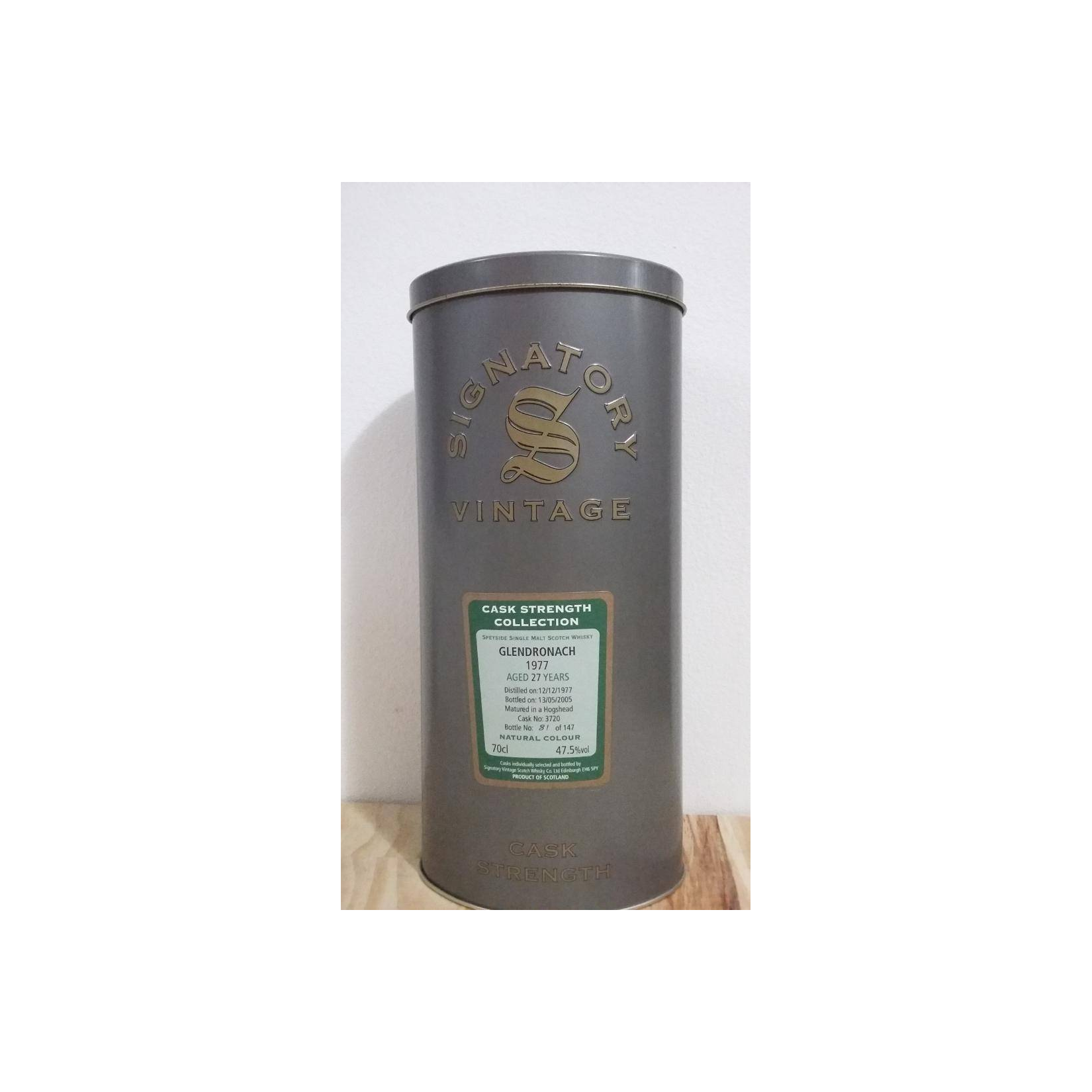 GlenDronach Cask Strength Collection 1977 27 Years Single Malt Whisky 2