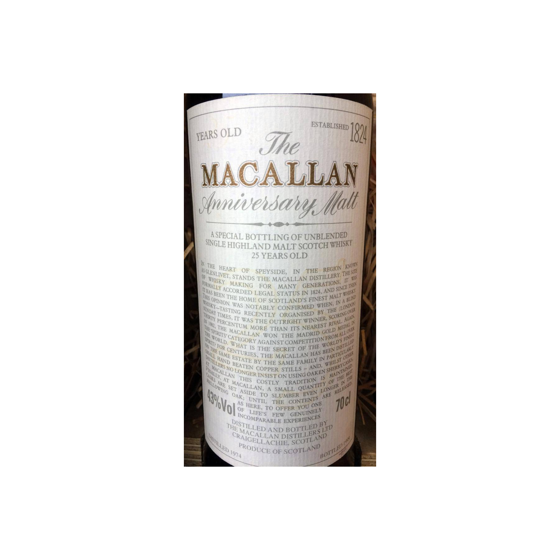 The Macallan 1974 25 Years Single Malt Whisky 2