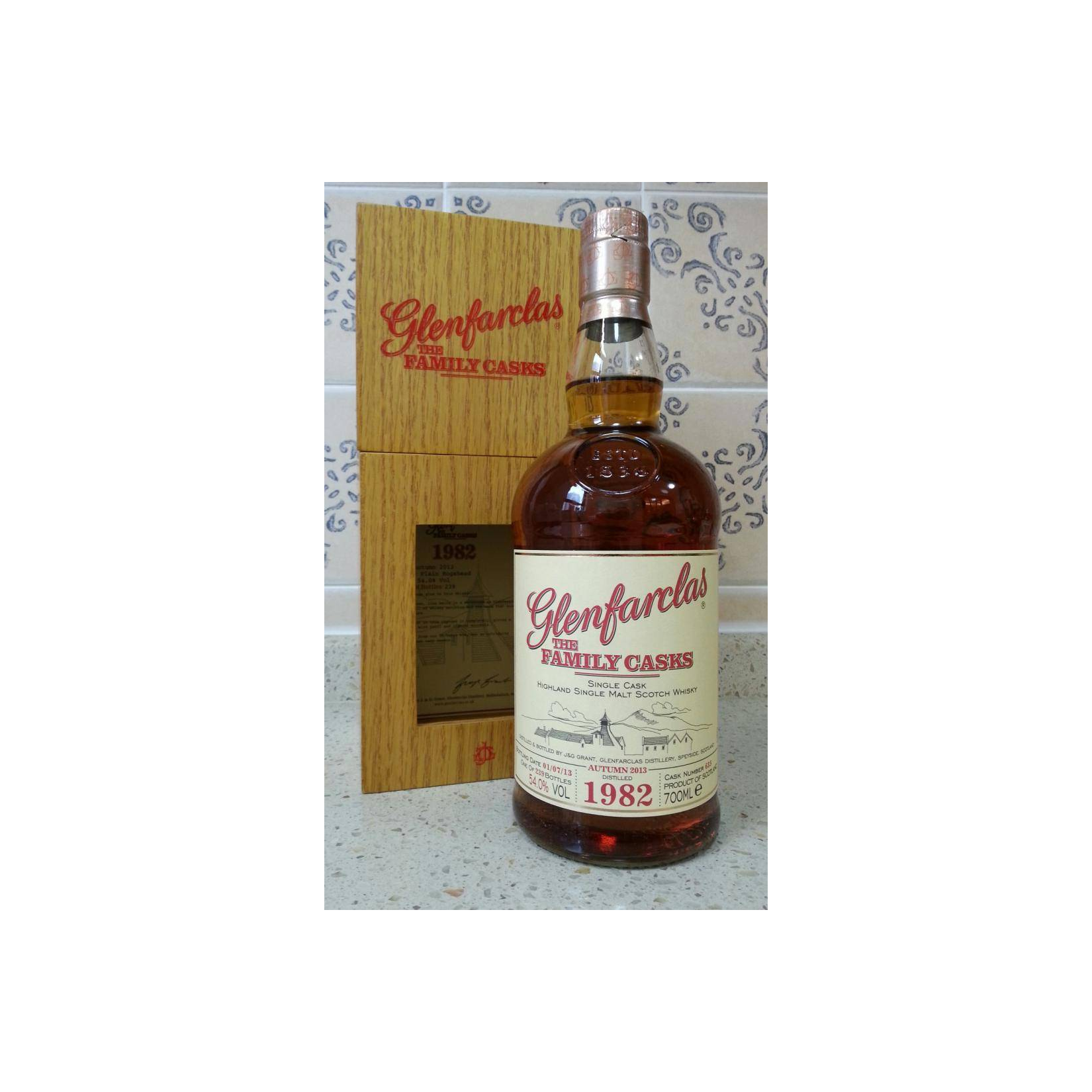 Glenfarclas 1982 31 Years Single Malt Whisky 2