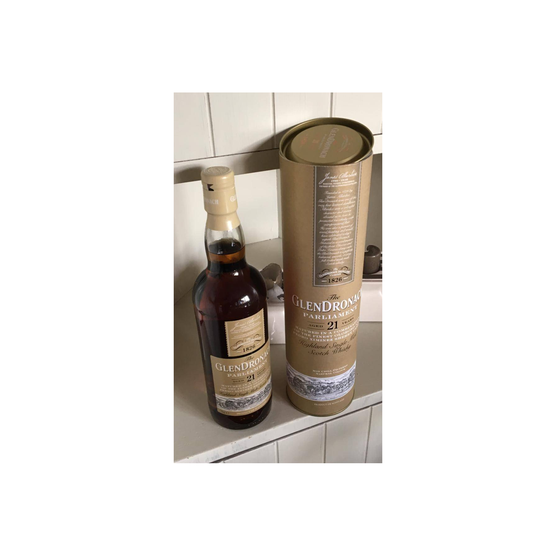 GlenDronach 21 Years Single Malt Whisky 2