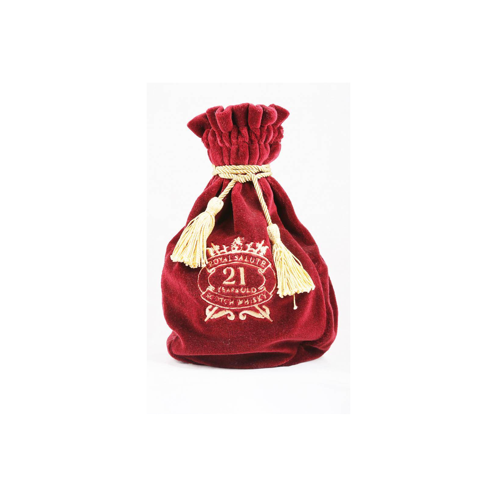 Chivas Regal 21 Years Blended Whisky 3