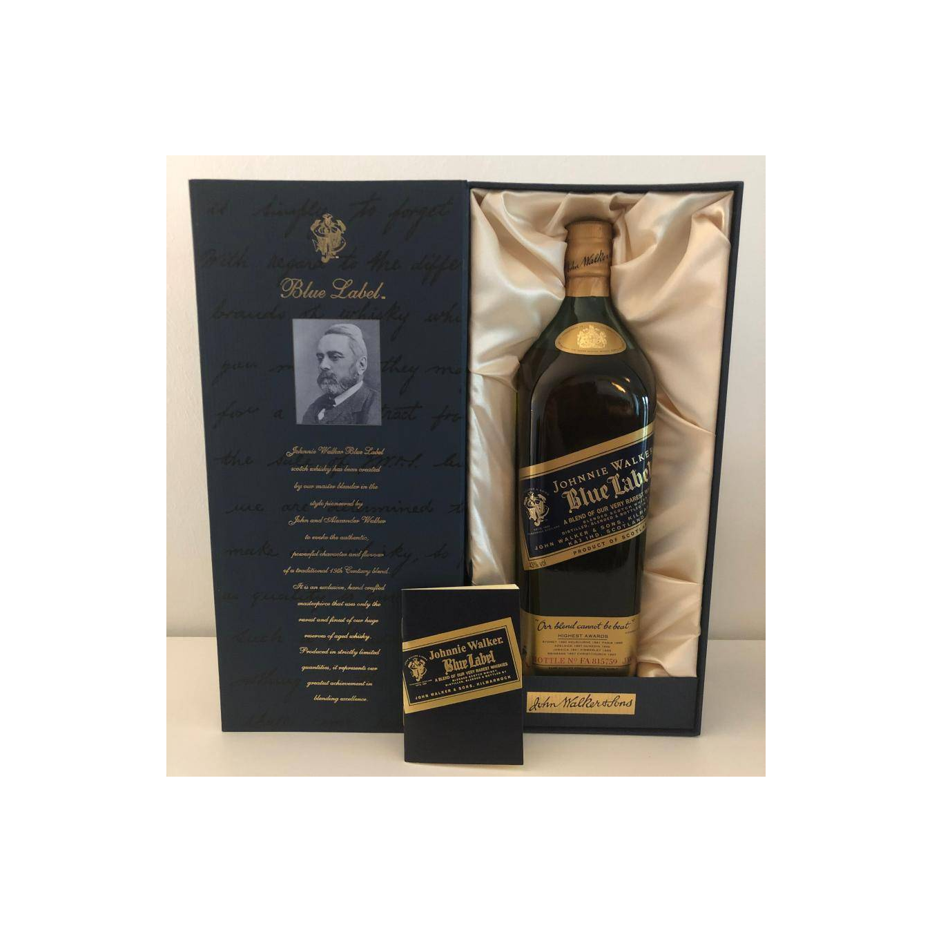 Johnnie Walker Blended Whisky 3