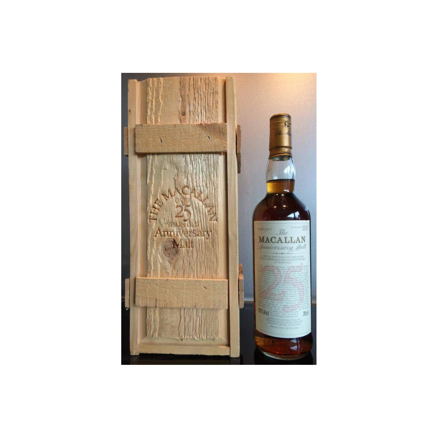 The Macallan 25 Years Single Malt Whisky 2