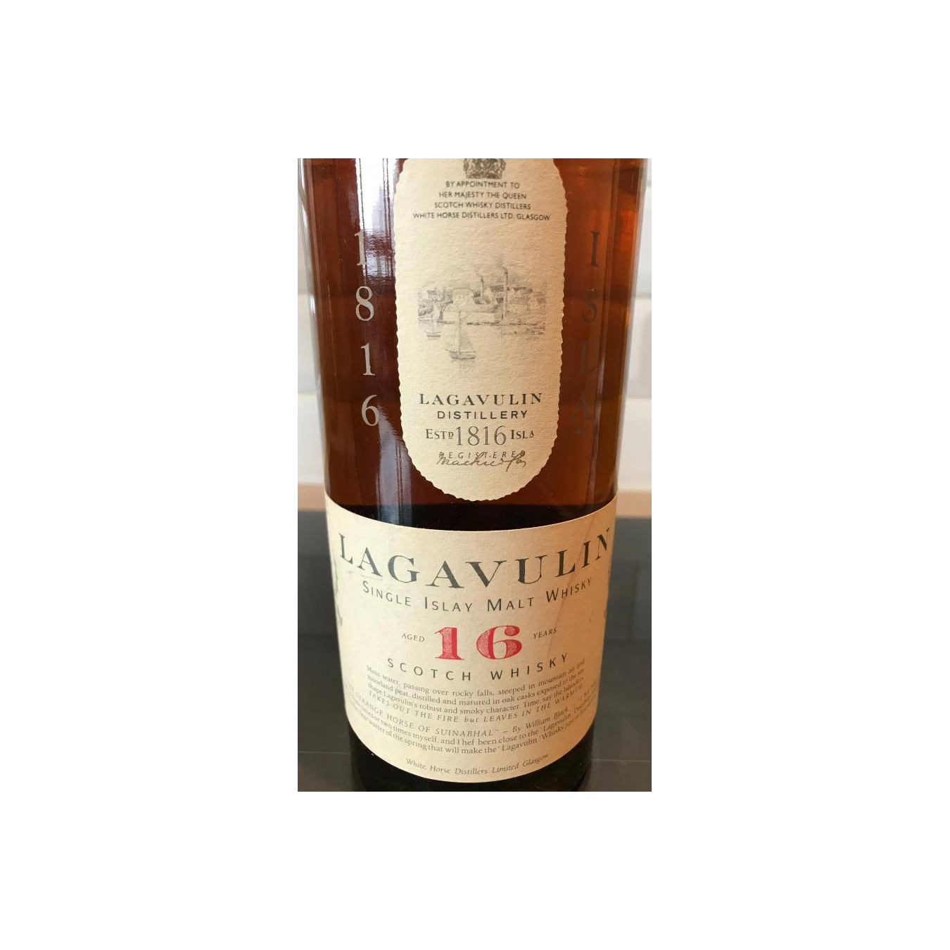Lagavulin 16 Years Single Malt Whisky 3