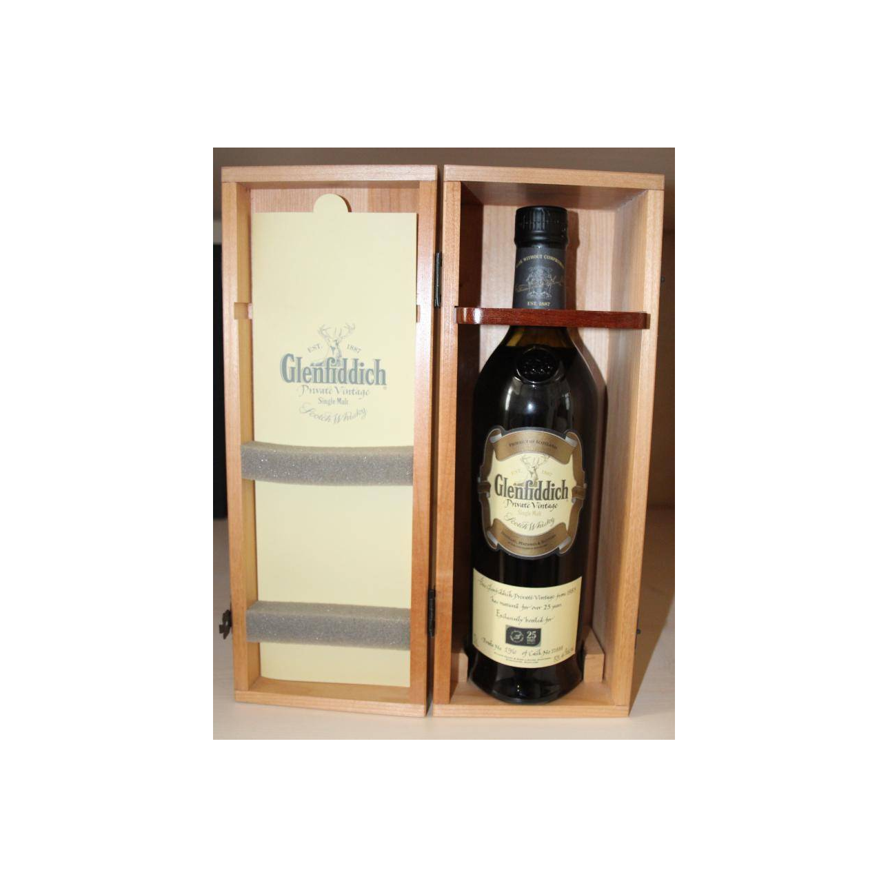 Glenfiddich 1983 25 Years Single Malt Whisky 3