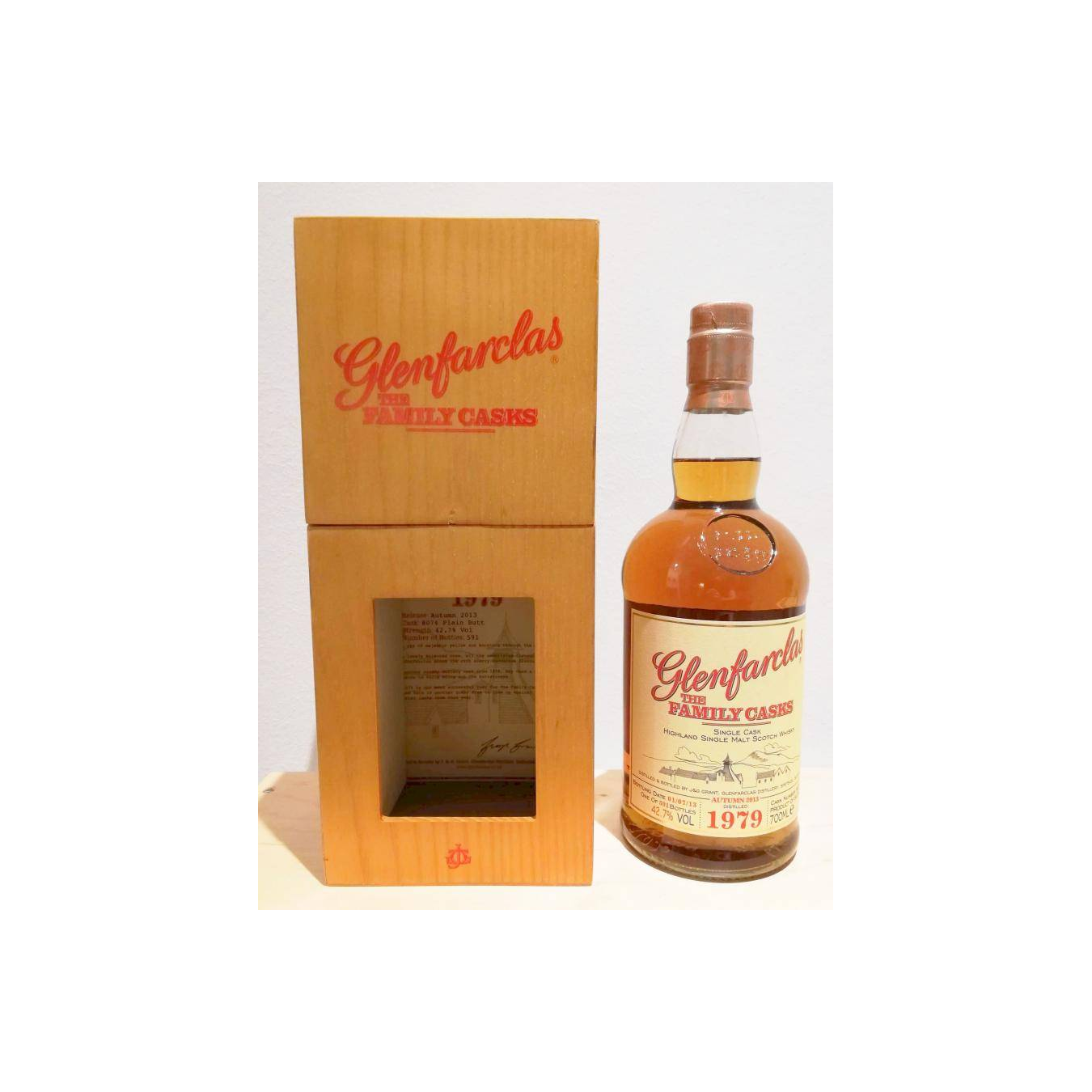 Glenfarclas 1979 33 Years Single Malt Whisky 2