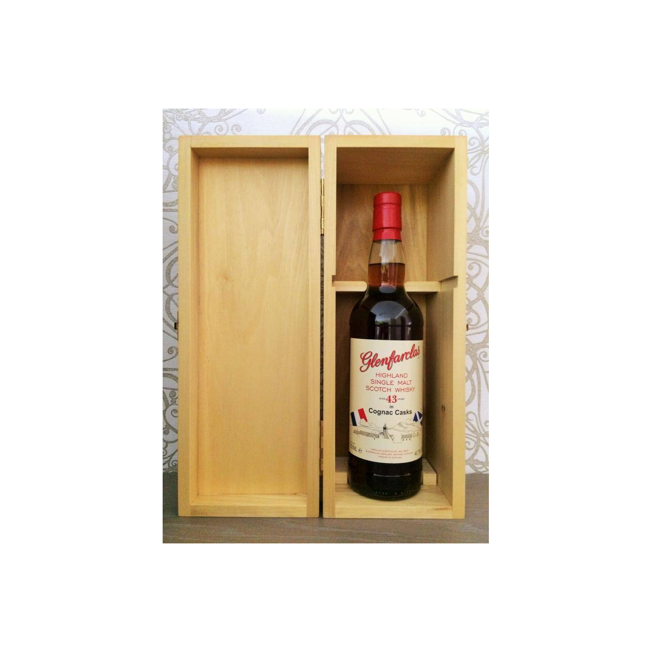 Glenfarclas 43 Years Single Malt Whisky 3