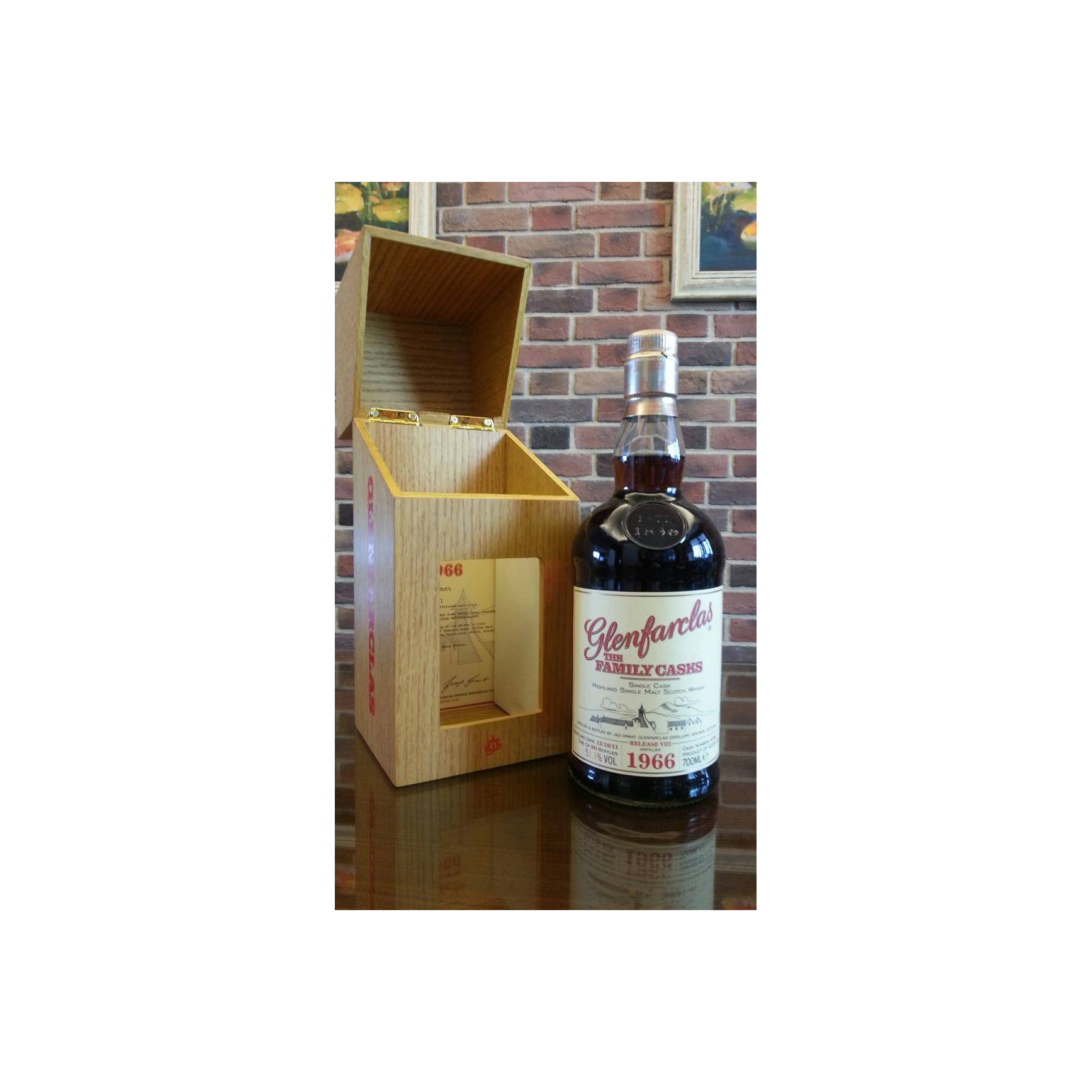 Glenfarclas 1966 45 Years Single Malt Whisky 2