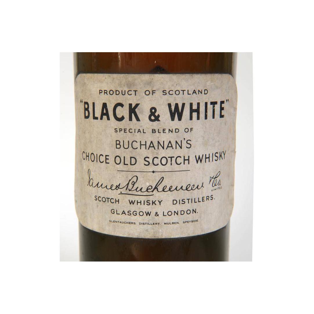 Black & White Blended Whisky 2