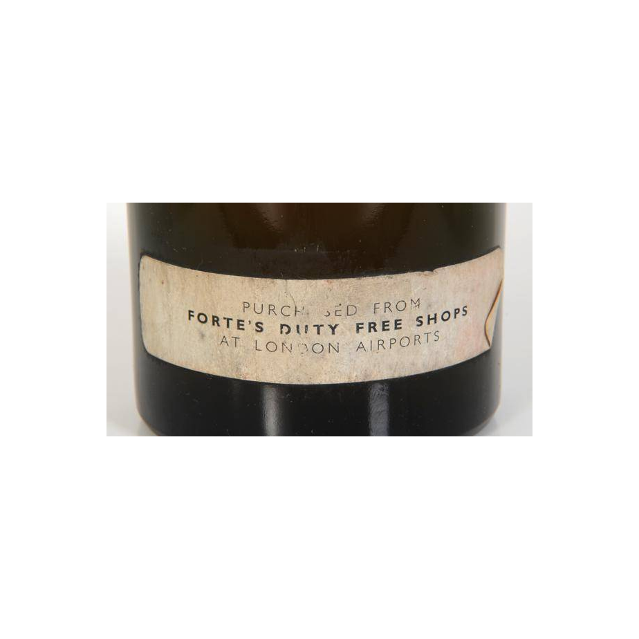 Black & White Blended Whisky 3