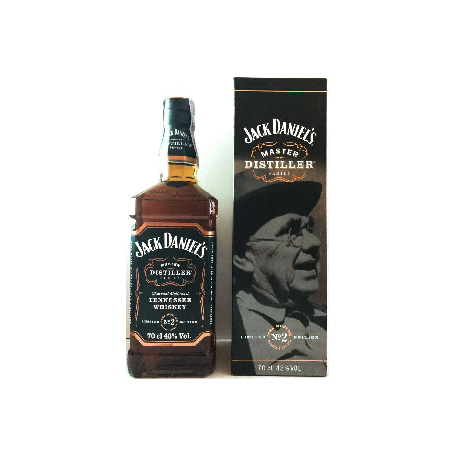 Jack Daniel's Tennessee Whisky  2