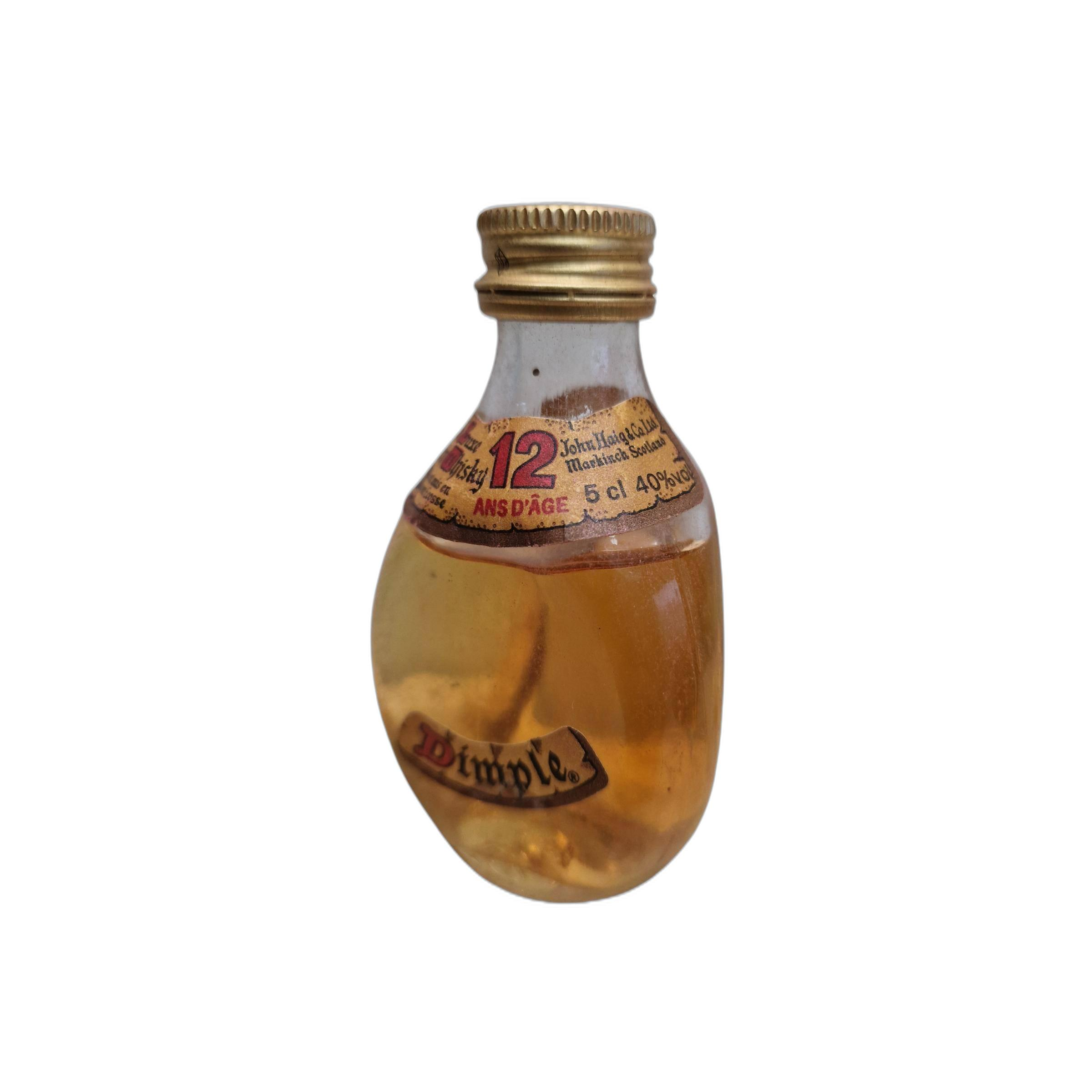 Dimple De Luxe Scotch Whisky 2