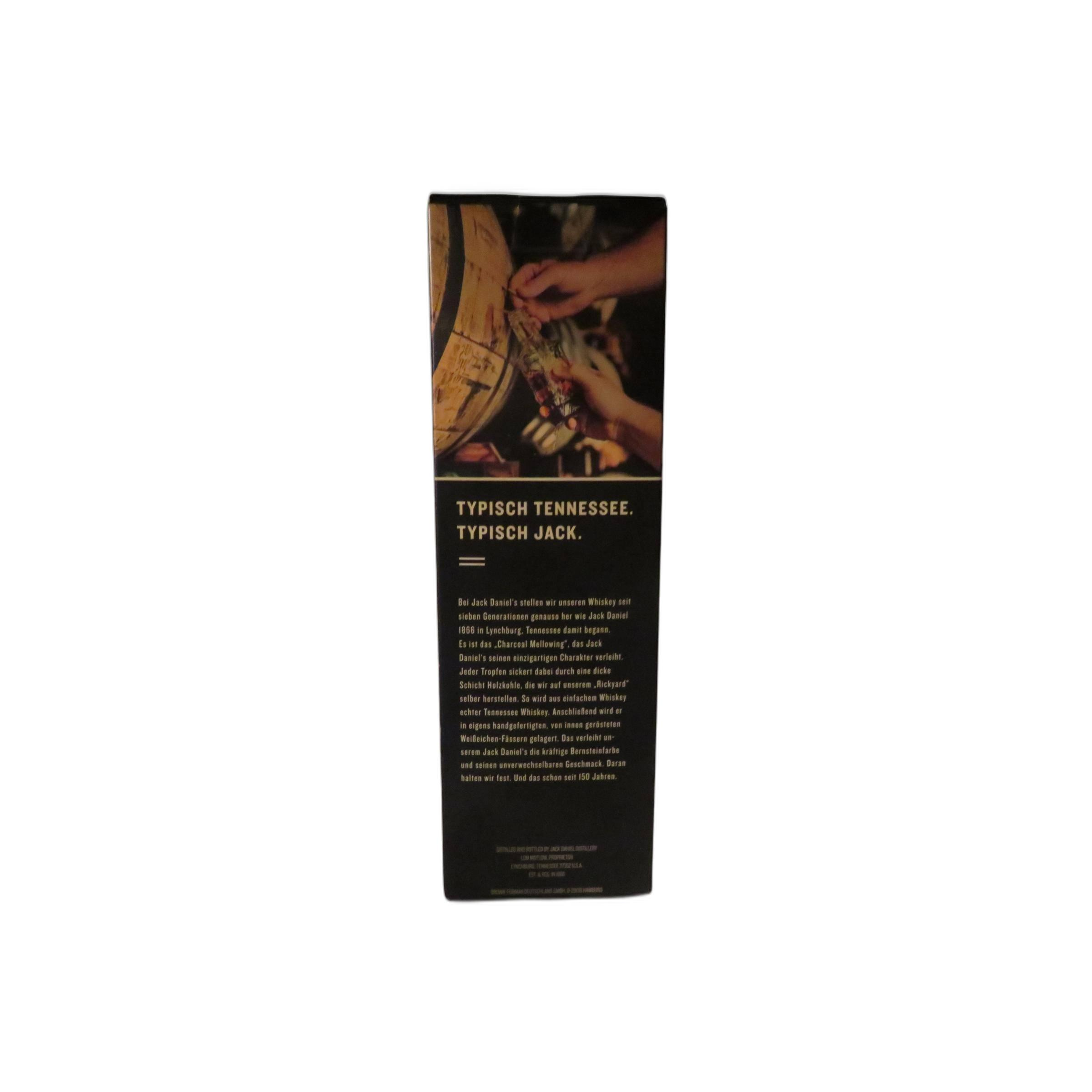 Jack Daniel's Tennessee Whisky  2