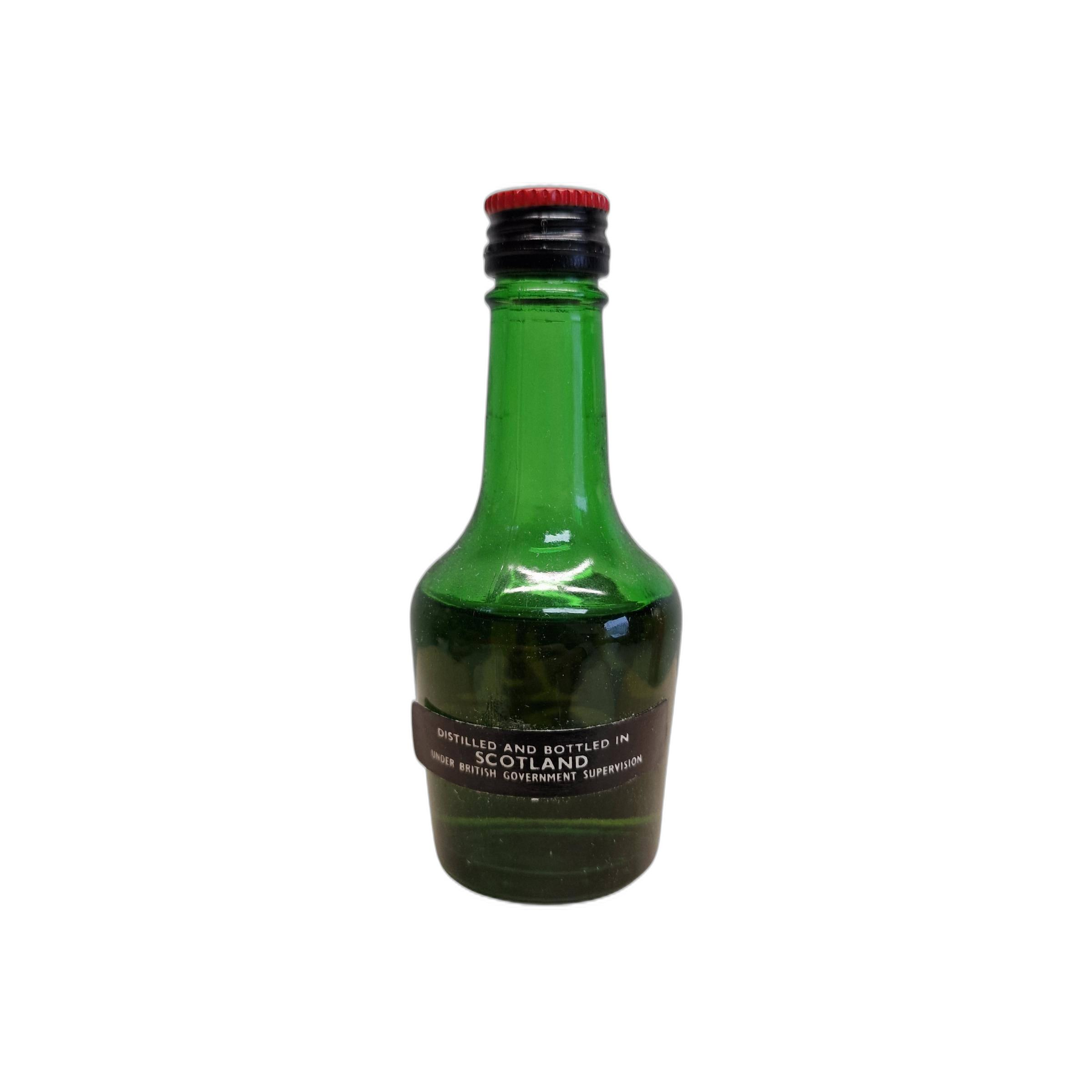 VAT 69 Finest Scotch Whisky 2