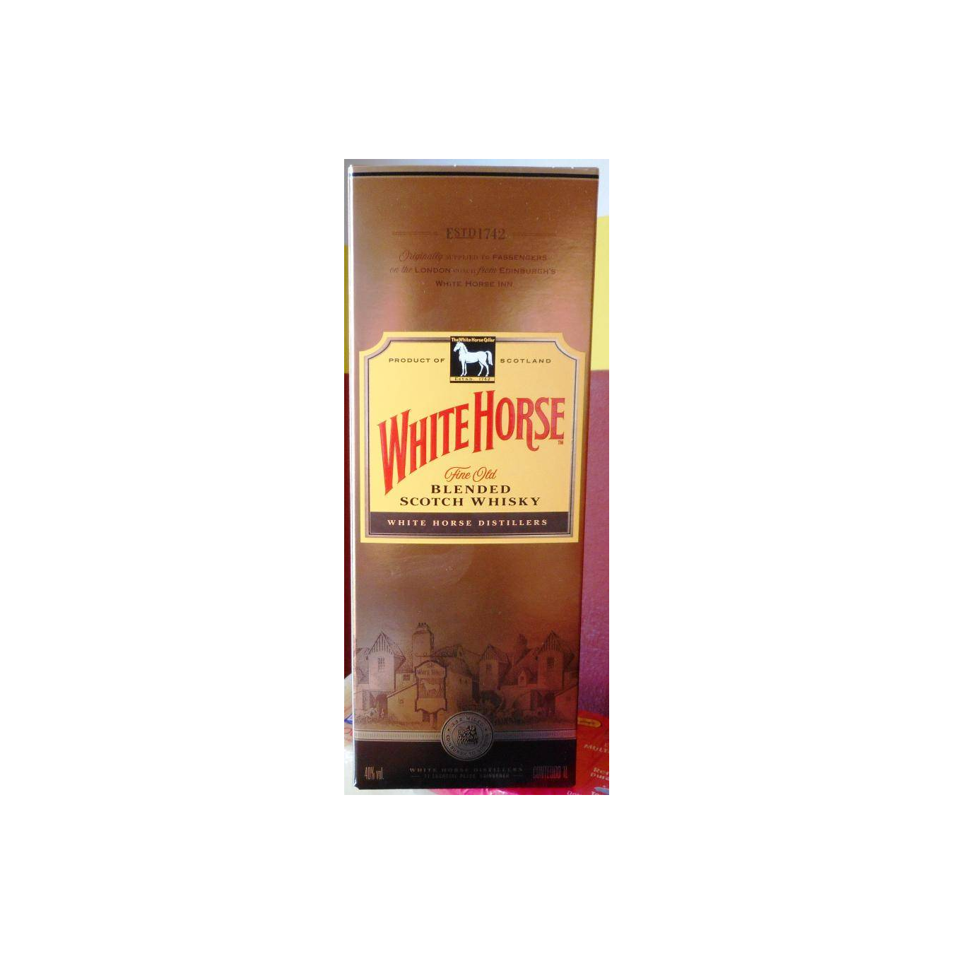 White Horse Blended Whisky 3