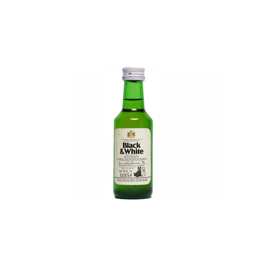 Black & White Blended Whisky 2