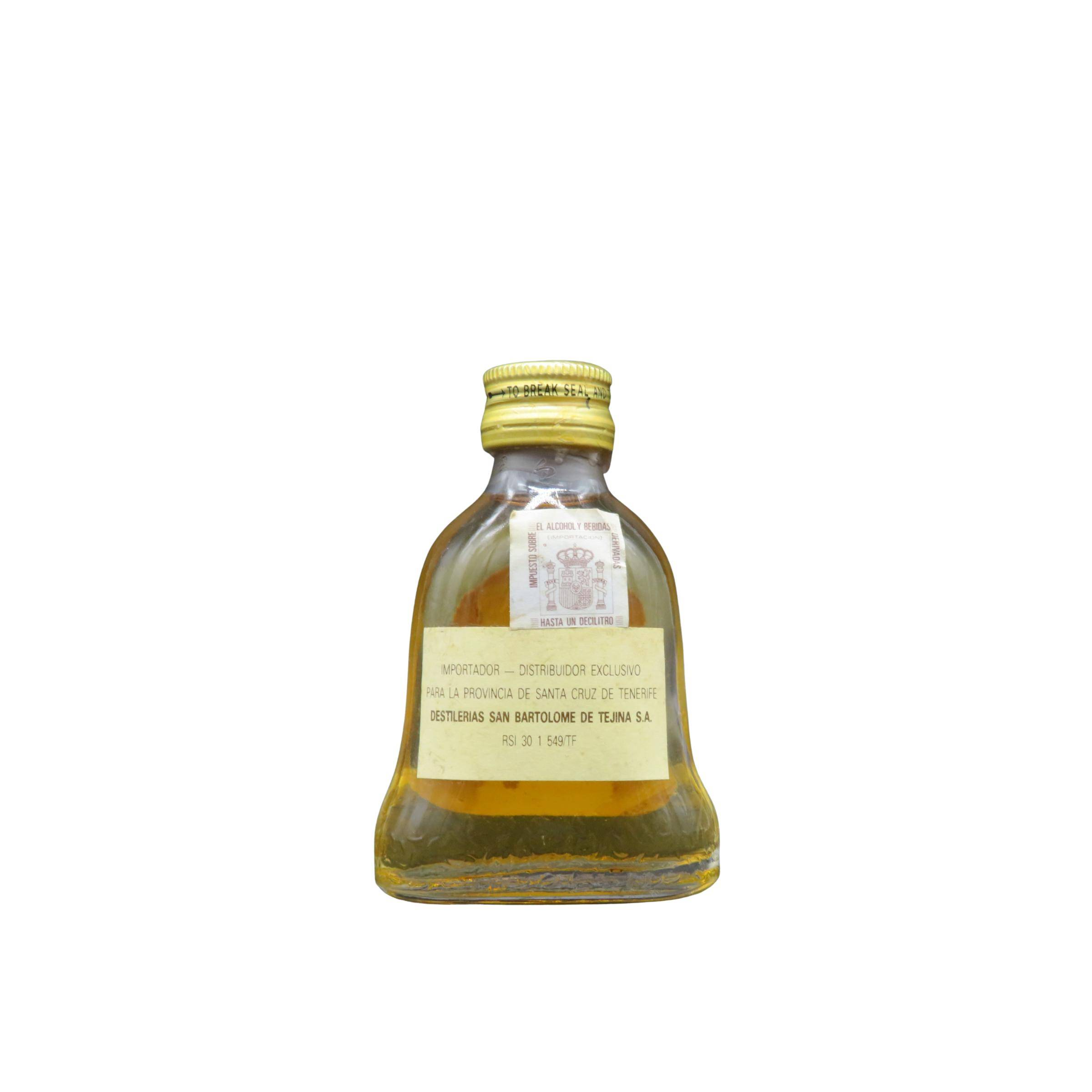 Bell&amp;#x27;s Old Scotch Whisky 2