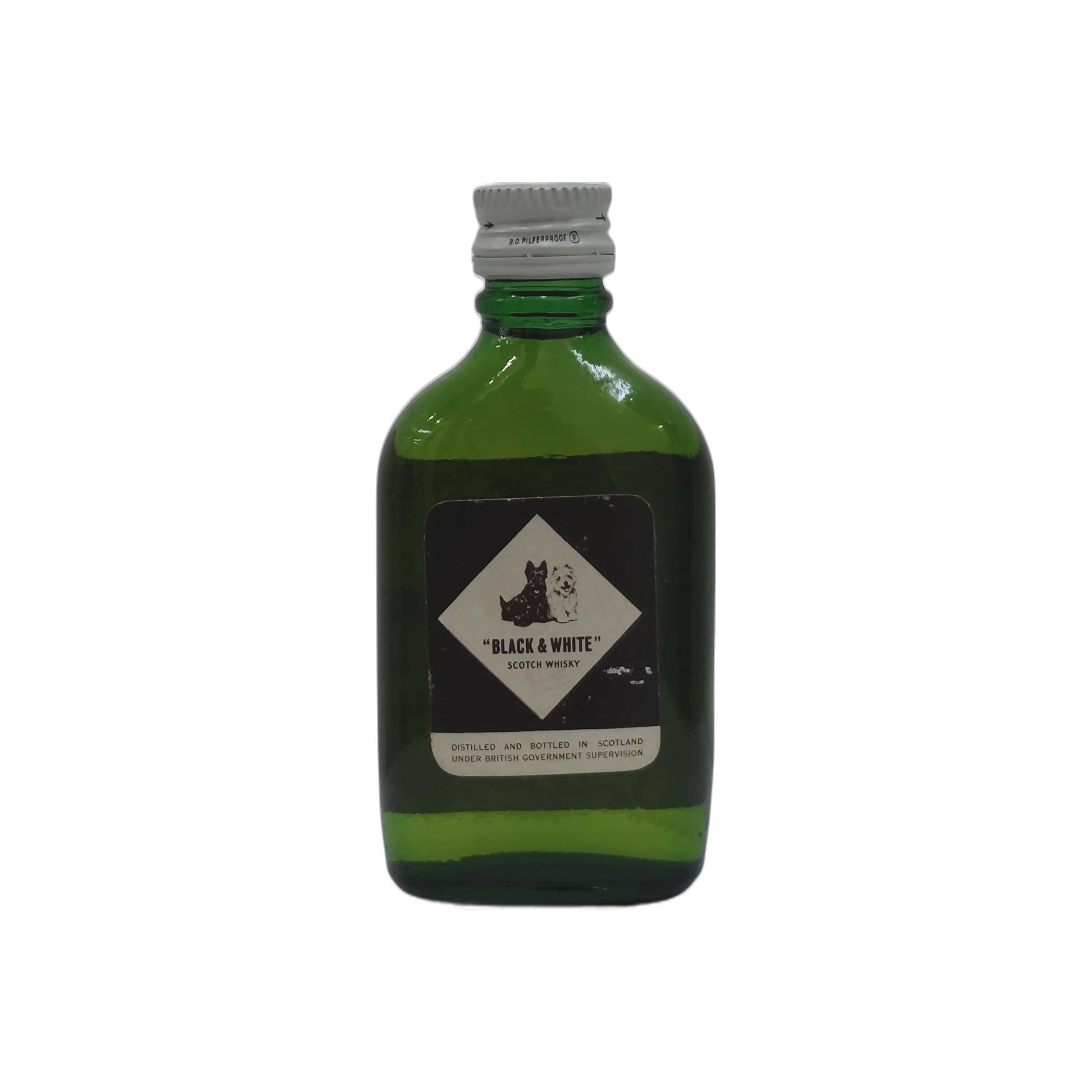 Black &amp; White Special Blend of Buchanan&amp;#x27;s Choice Old Scotch Whisky 2