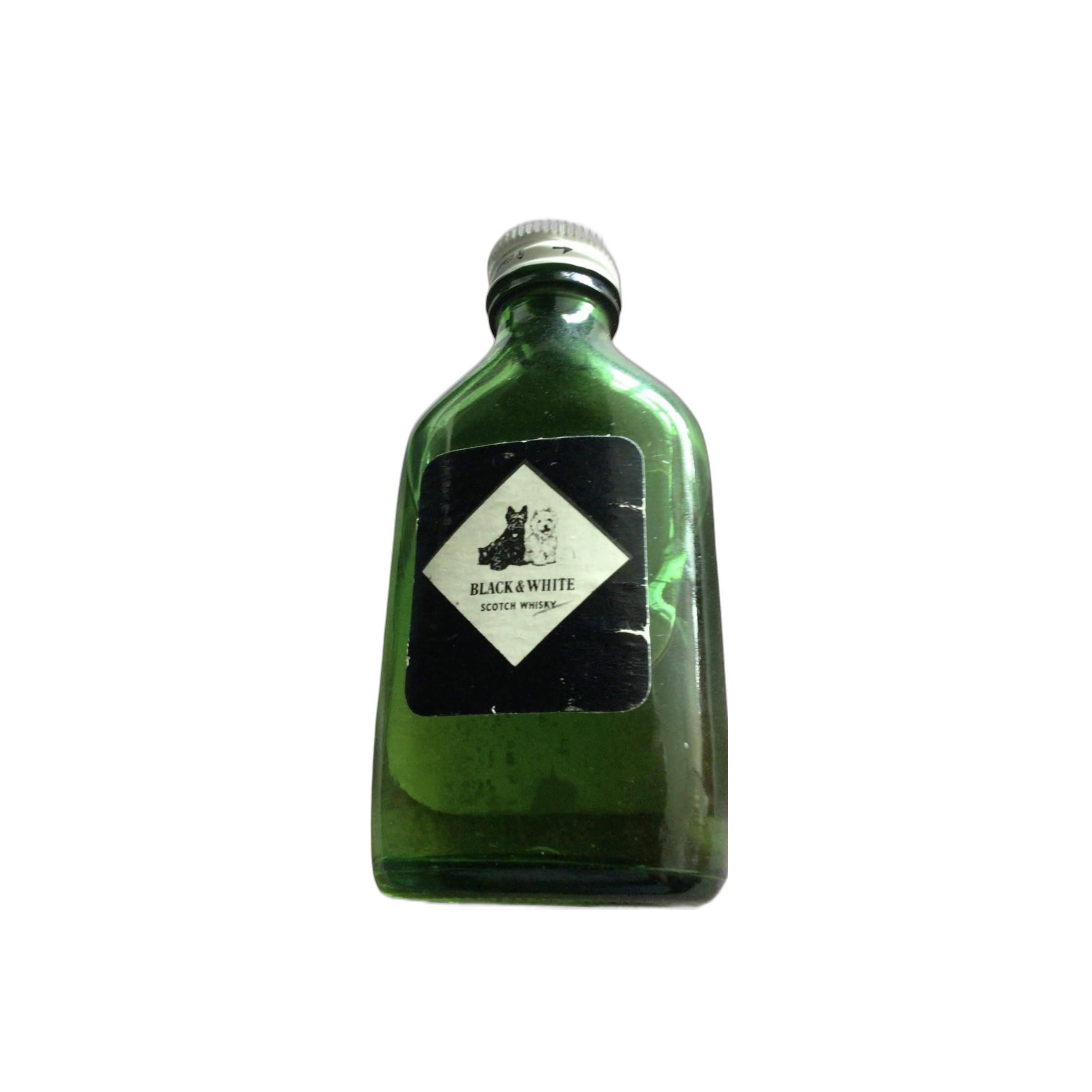 Black &amp; White Special Blend of Buchanan&amp;#x27;s Choice Old Scotch Whisky 2