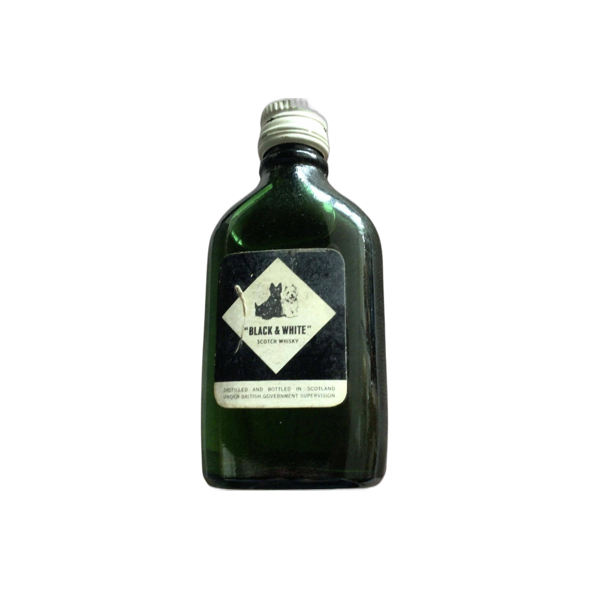Black &amp; White Special Blend of Buchanan&amp;#x27;s Choice Old Scotch Whisky 2