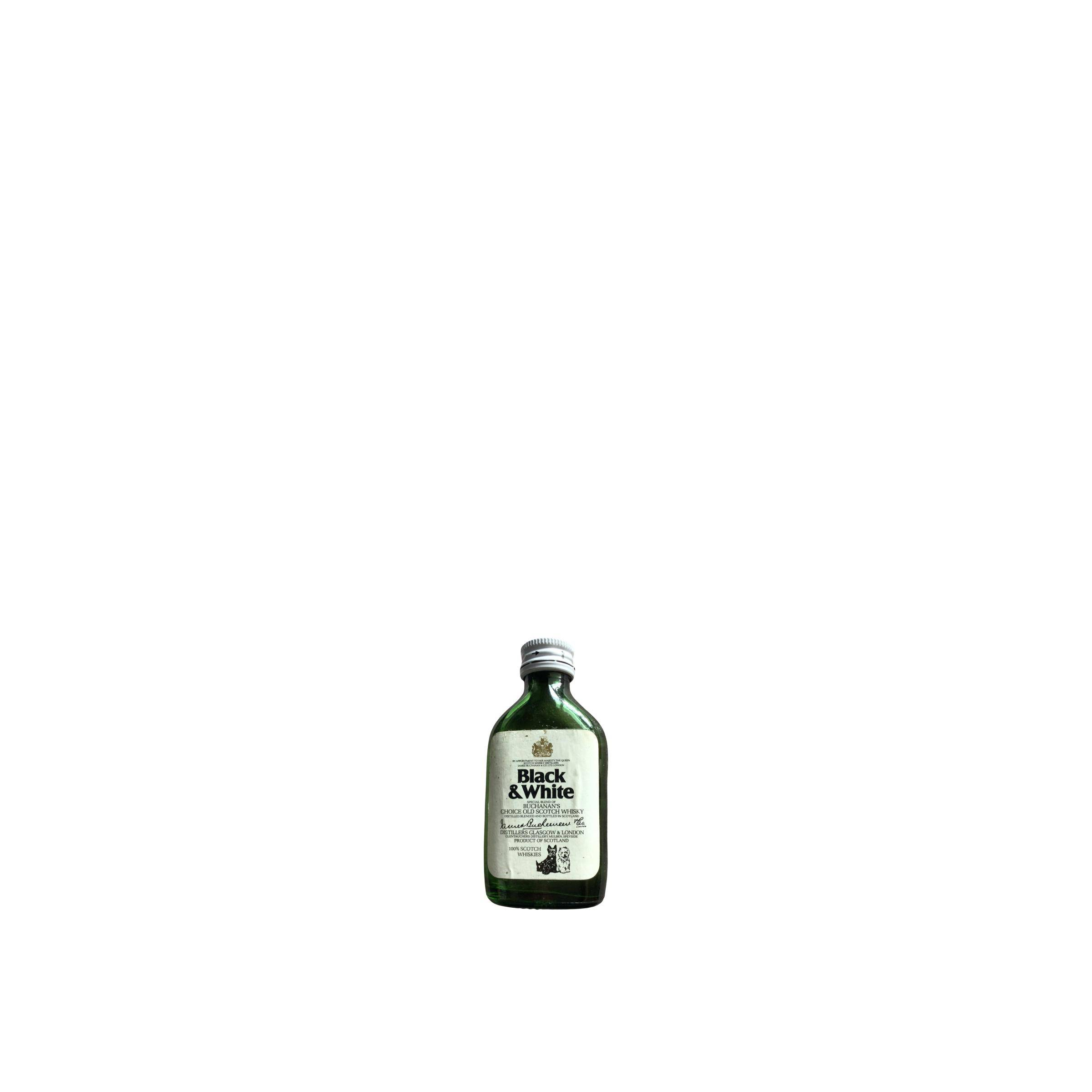 Black &amp; White Special Blend of Buchanan&amp;#x27;s Choice Old Scotch Whisky