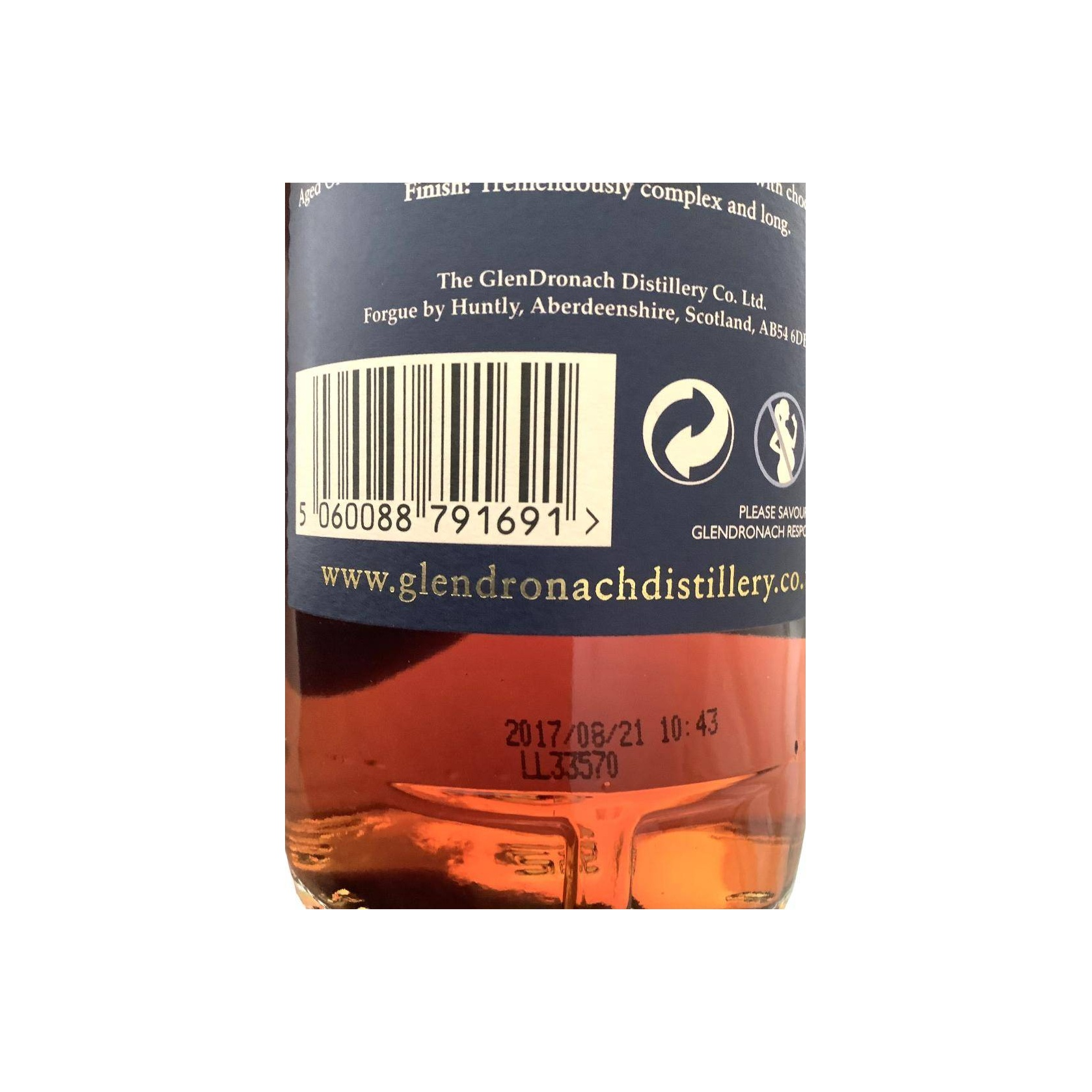 GlenDronach 18 Years Single Malt Whisky 3
