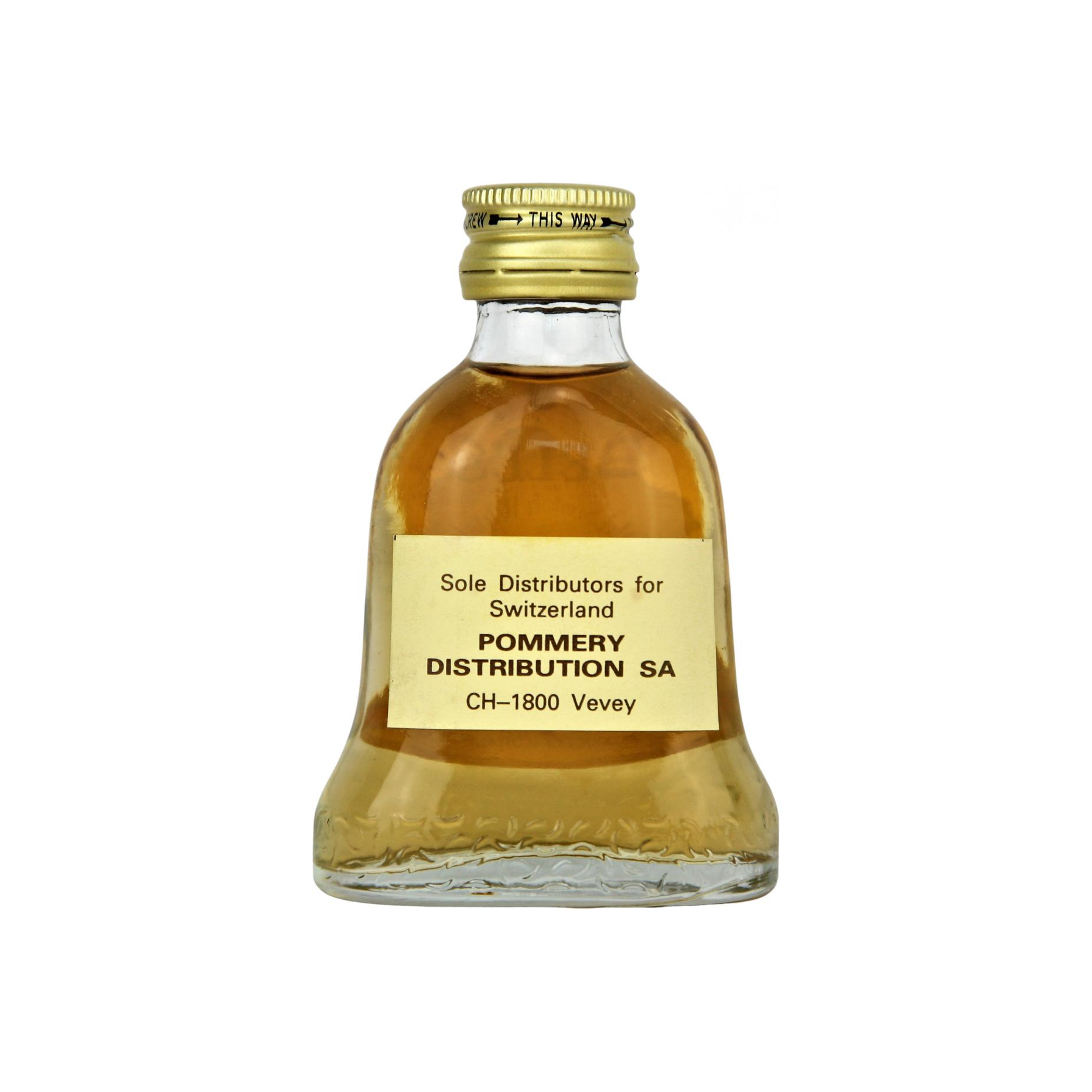 Bell's Old Scotch Whisky 3
