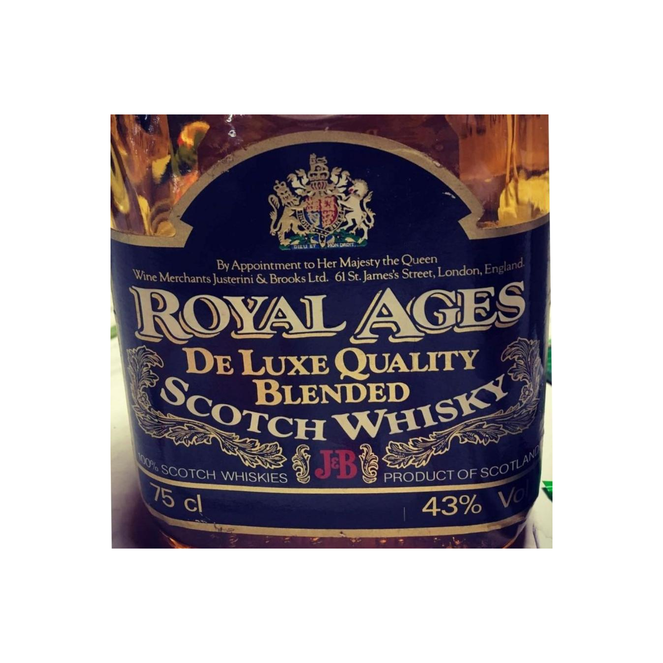 Royal Ages De Luxe Quality Blended Scotch Whisky